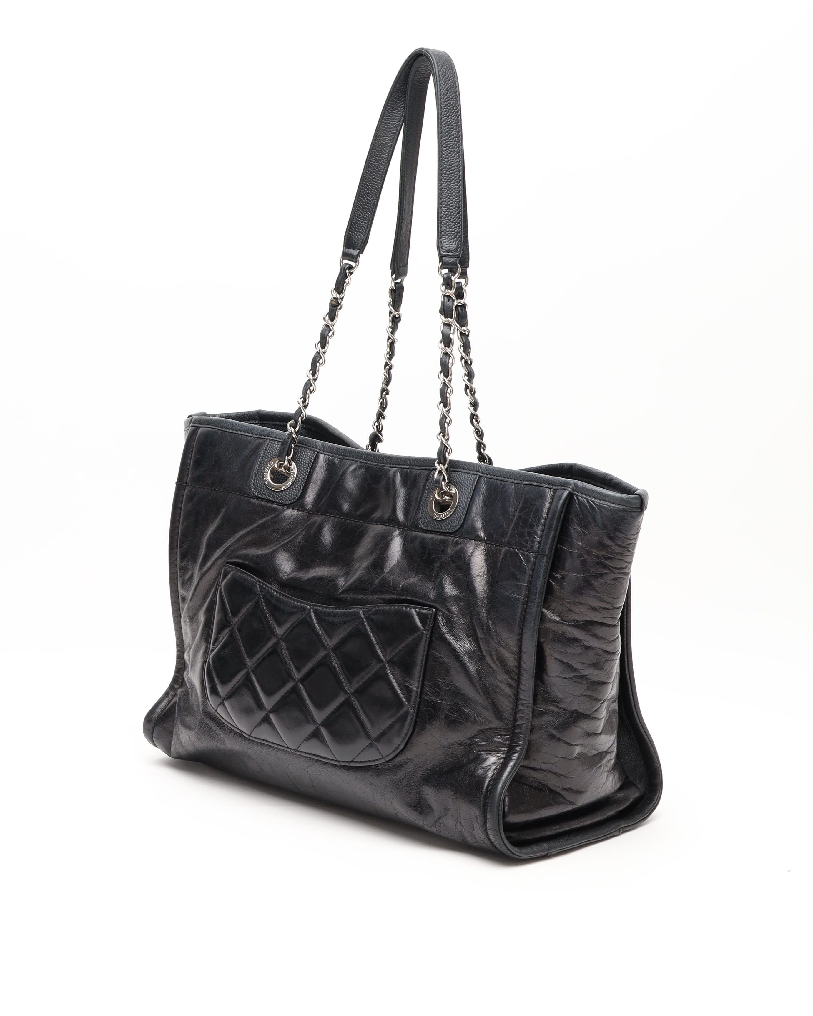 Pre-owned Chanel Deauville Mm Tote Bag In Black