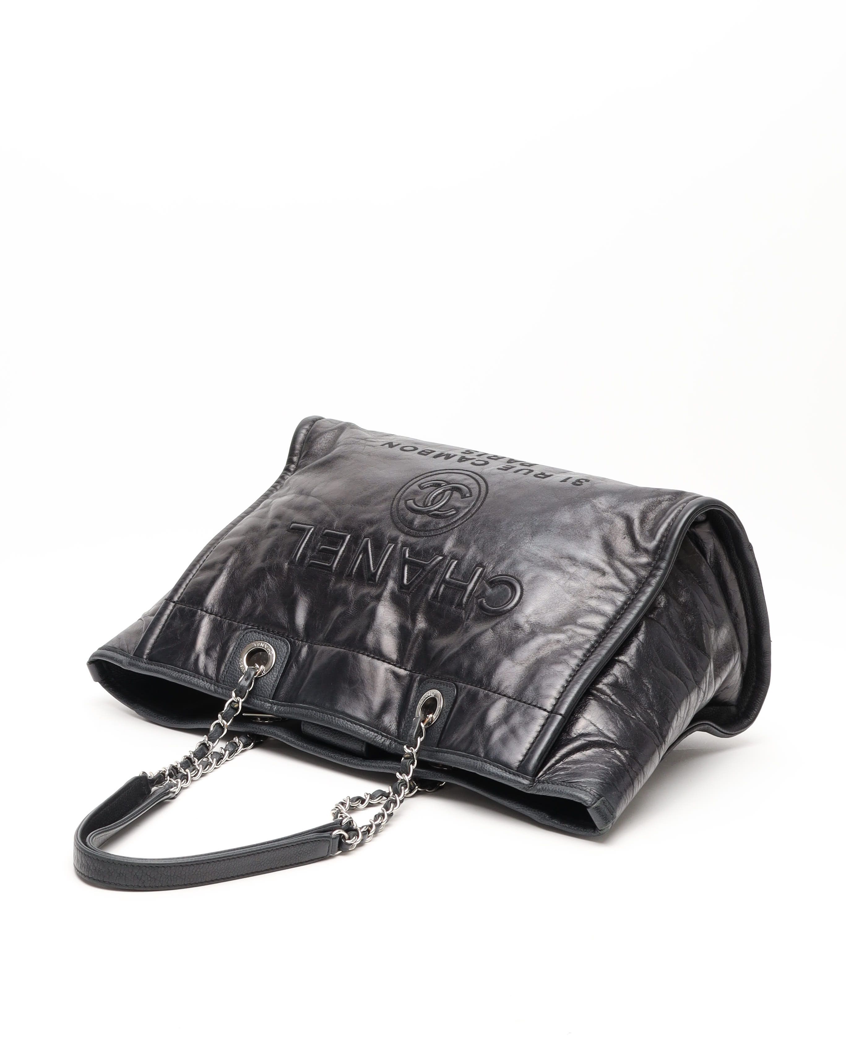 Pre-owned Chanel Deauville Mm Tote Bag In Black