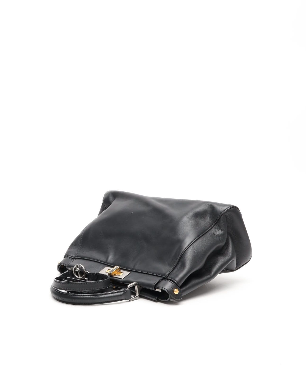 Fendi Medium Peekaboo Bag In Black