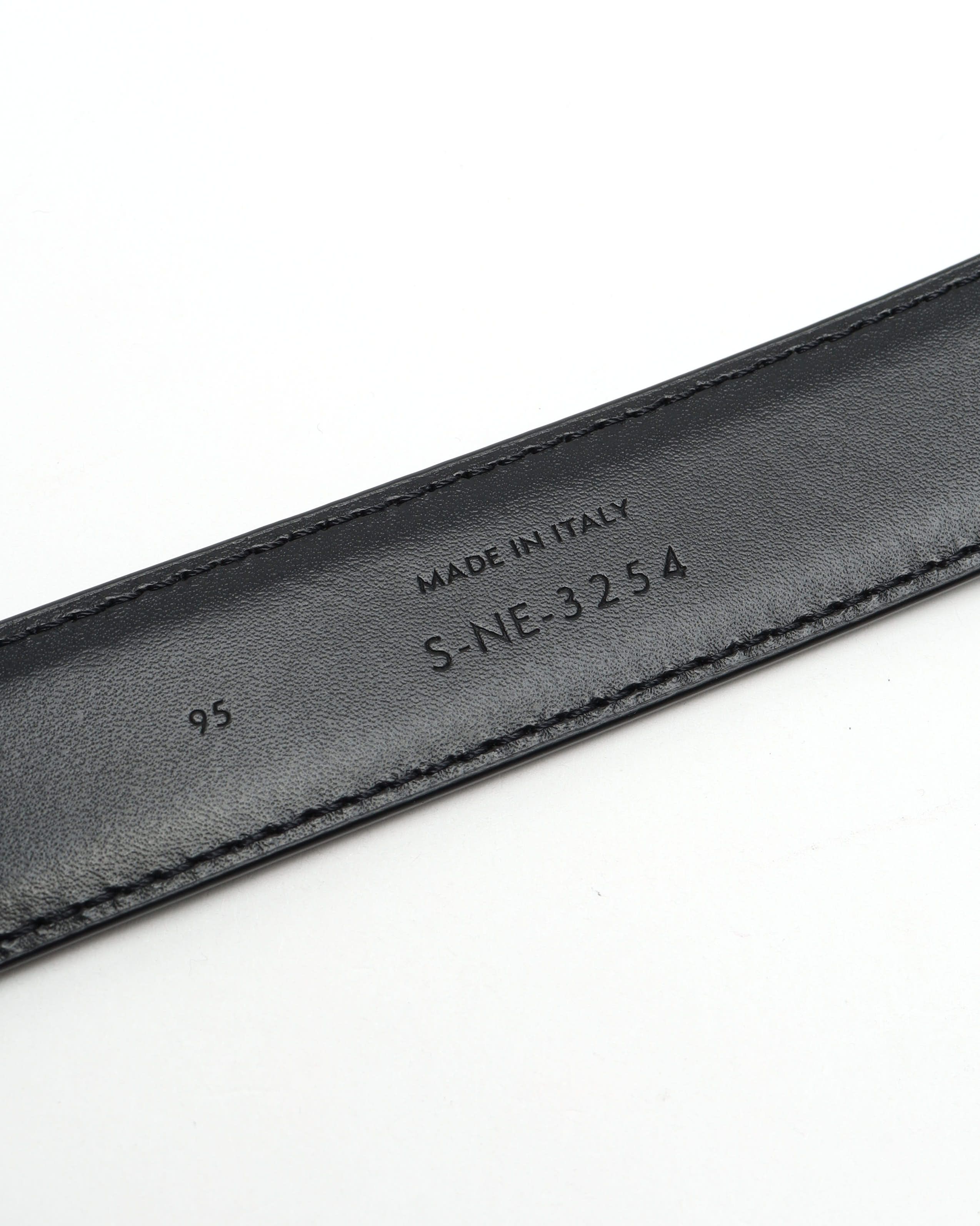 Celine Céline Medium 25mm Triomphe Belt, Size 95 In Black