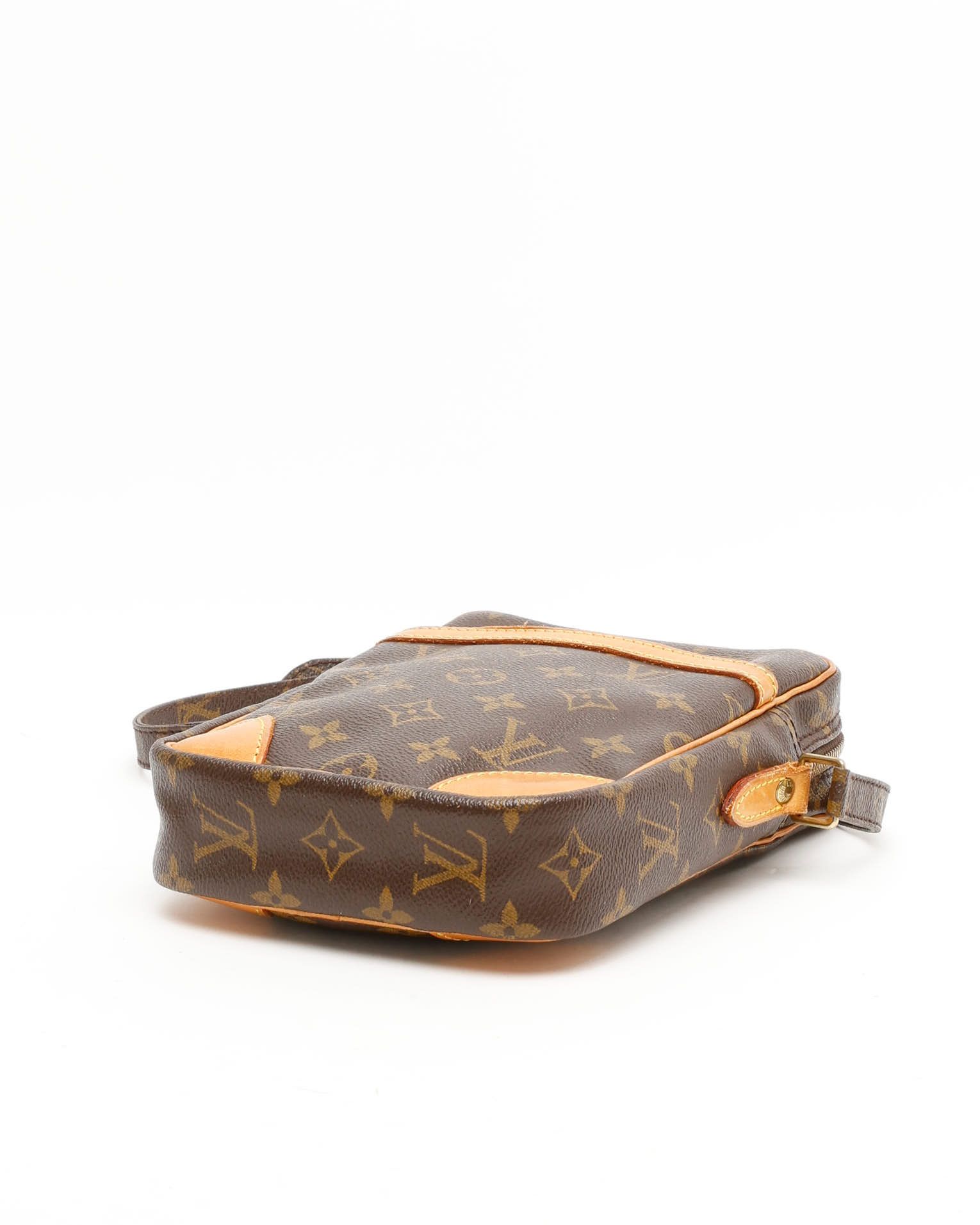 Pre-owned Louis Vuitton Monogram Danube Bag In Brown