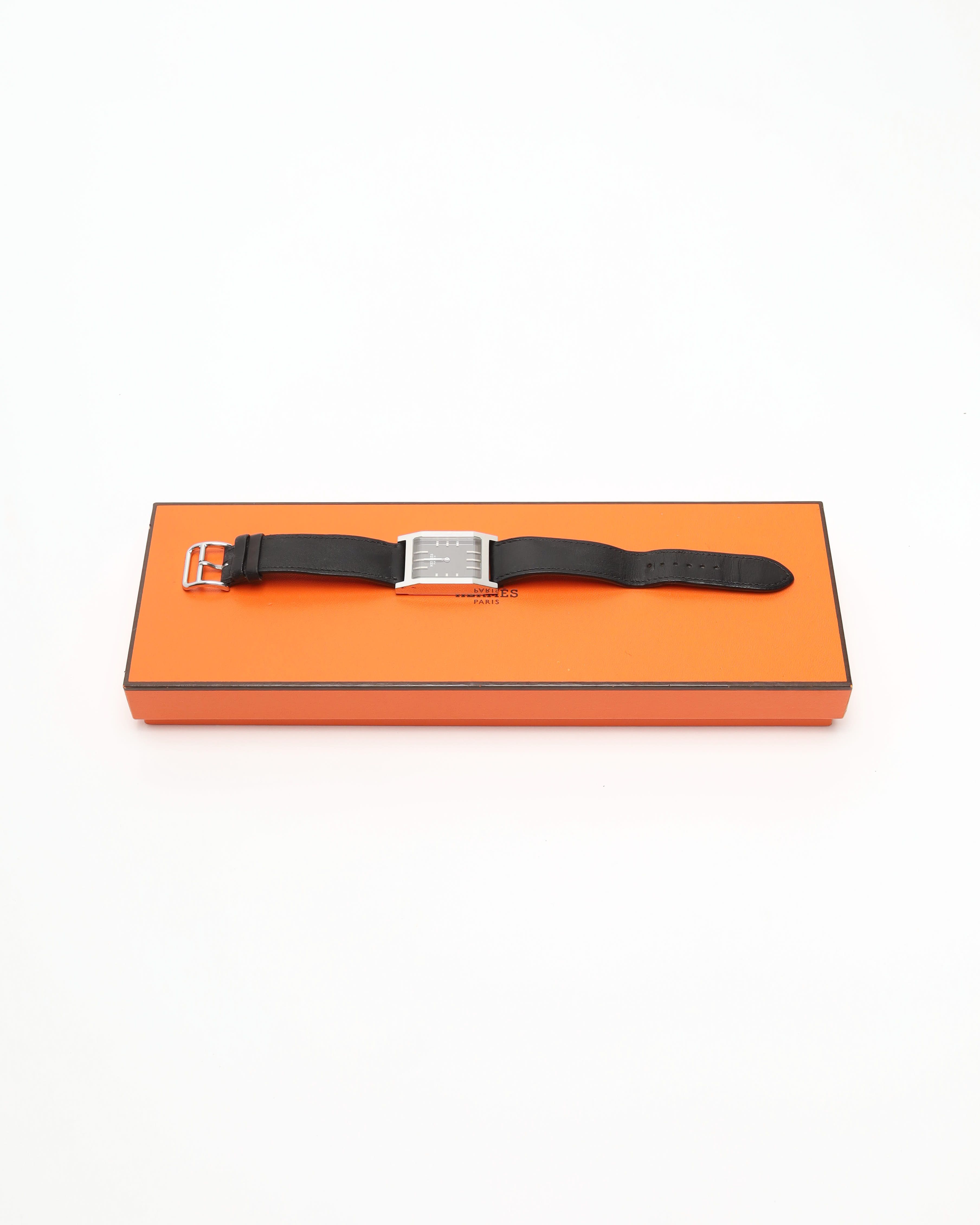 Pre-owned Hermes Hermès Tandem 26mm Ref Ta1.710 Watch In Gray