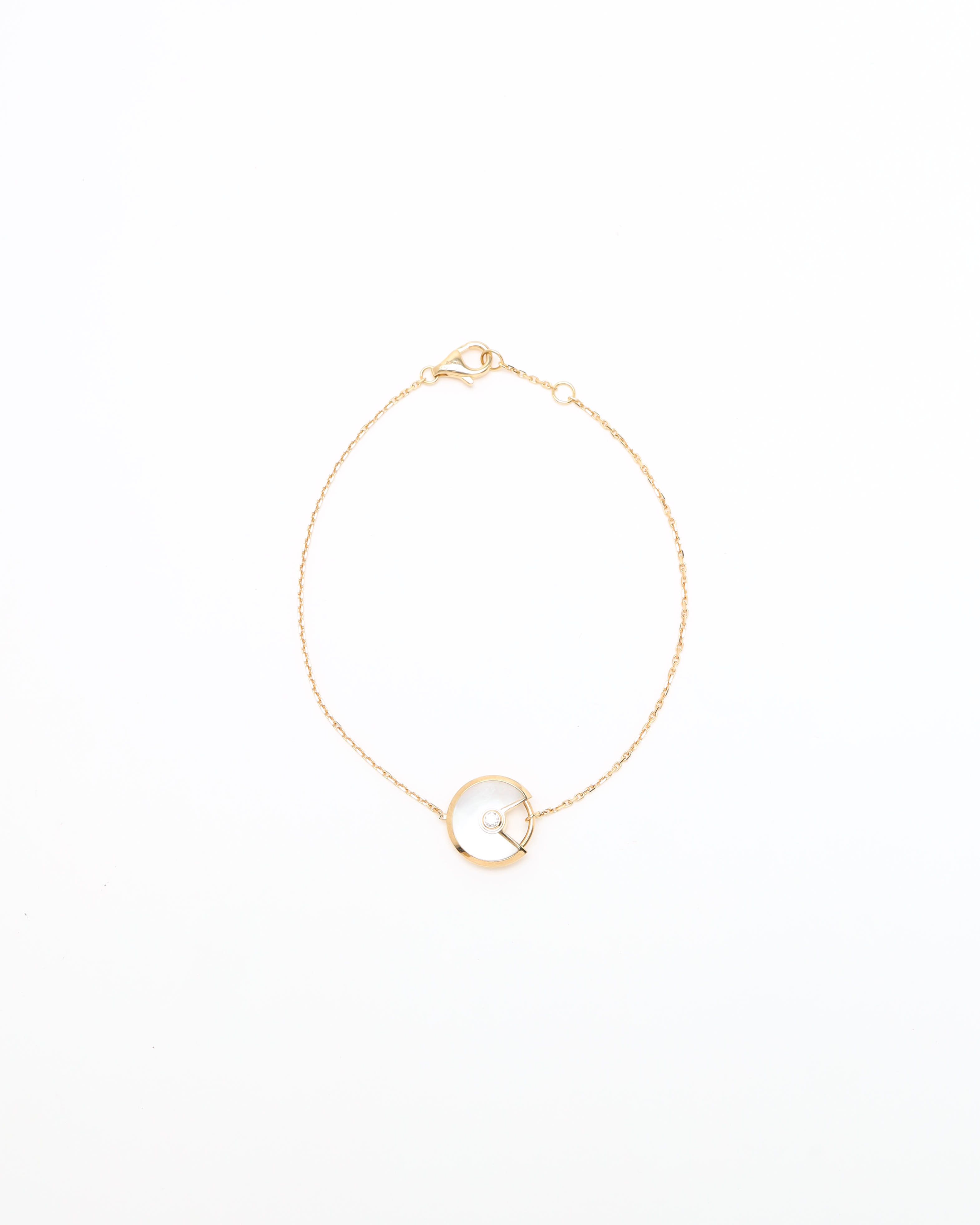 Cartier Amulette De Bracelets, 18kt Yellow Gold In Gold