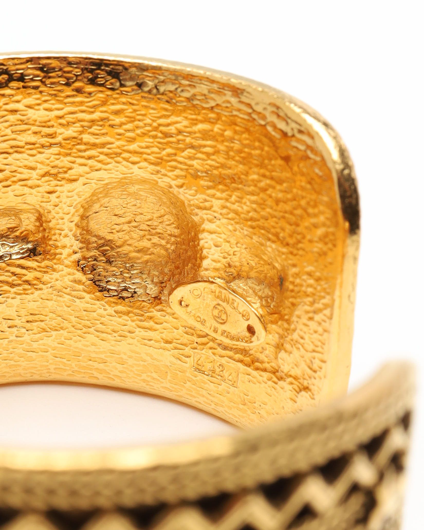 Pre-owned Chanel Cuff Bracelet In Gold
