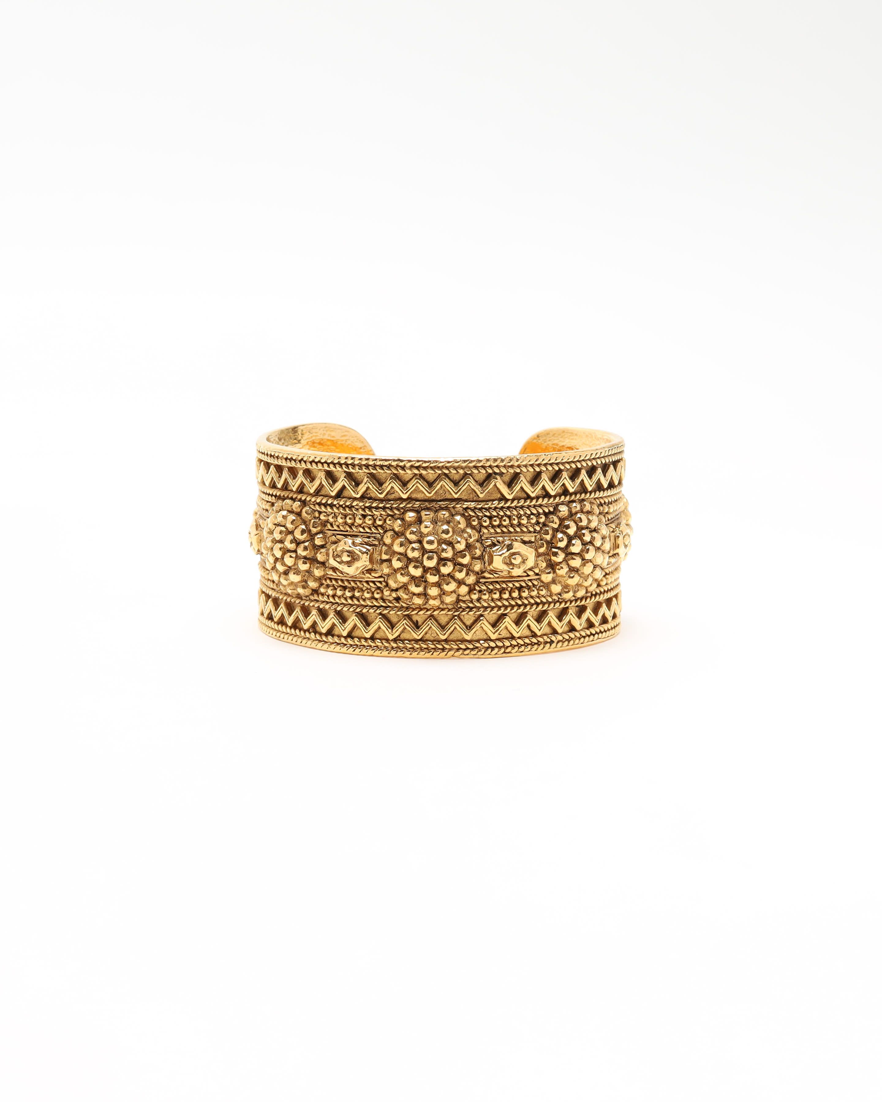 Pre-owned Chanel Cuff Bracelet In Gold