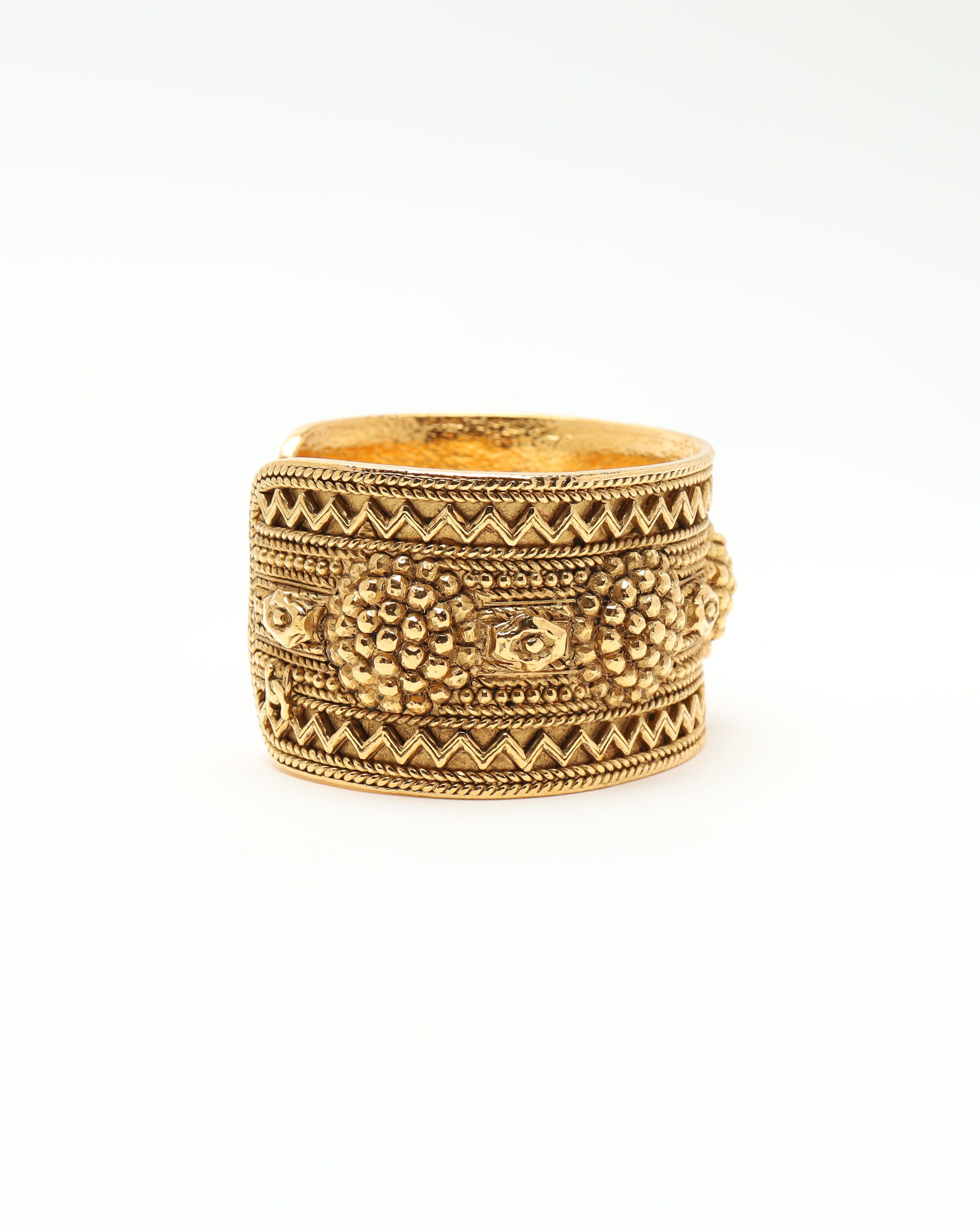 Pre-owned Chanel Cuff Bracelet In Gold