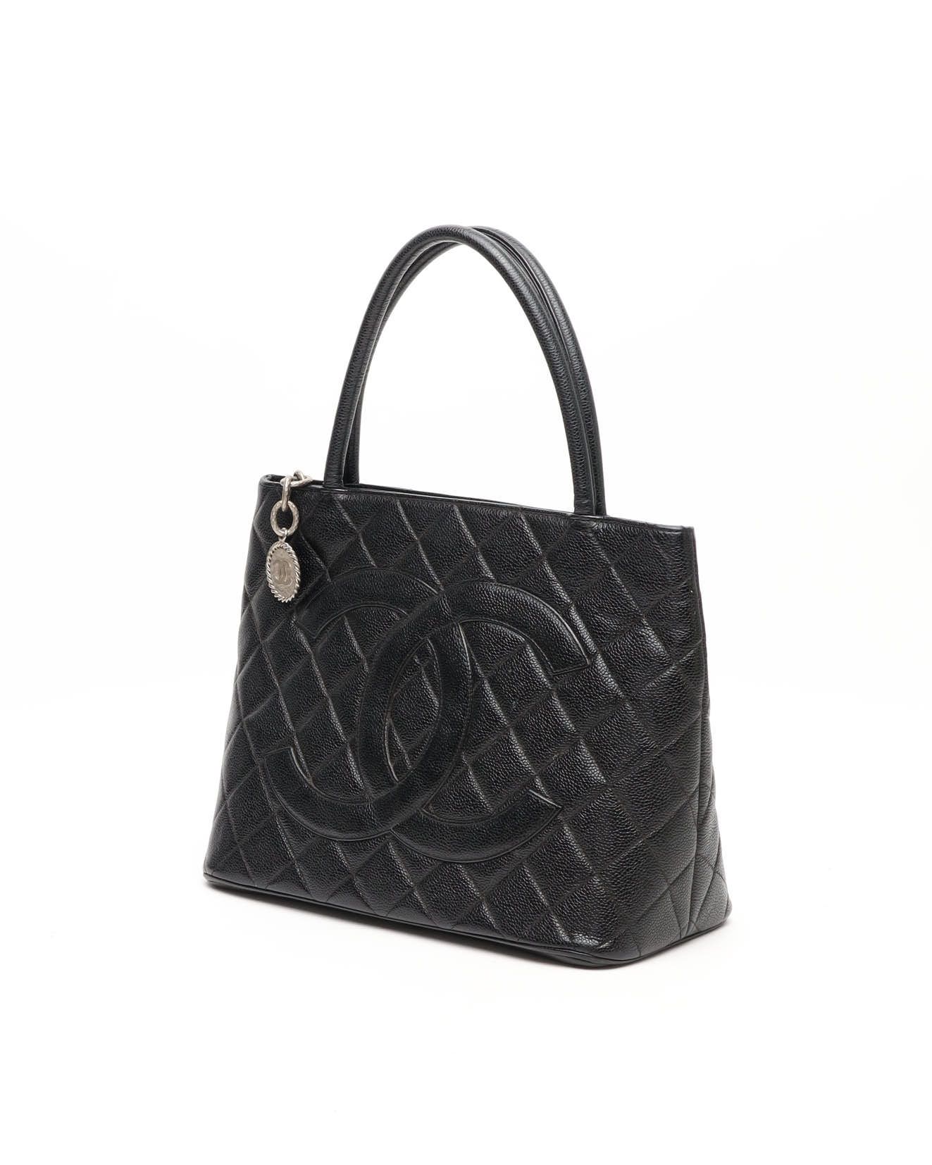 Pre-owned Chanel Caviar Medallion Tote Bag In Black