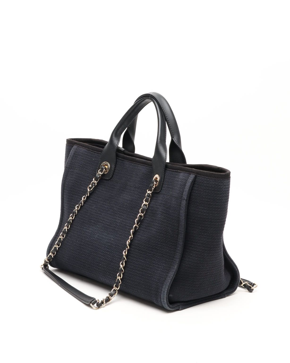 Pre-owned Chanel Deauville Mm Tote Bag In Blue
