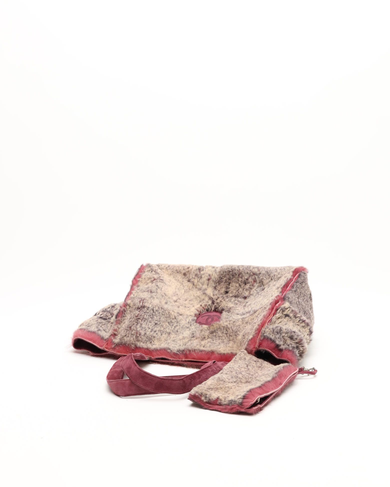 Pre-owned Chanel Cc Fur Tote Bag In Multi