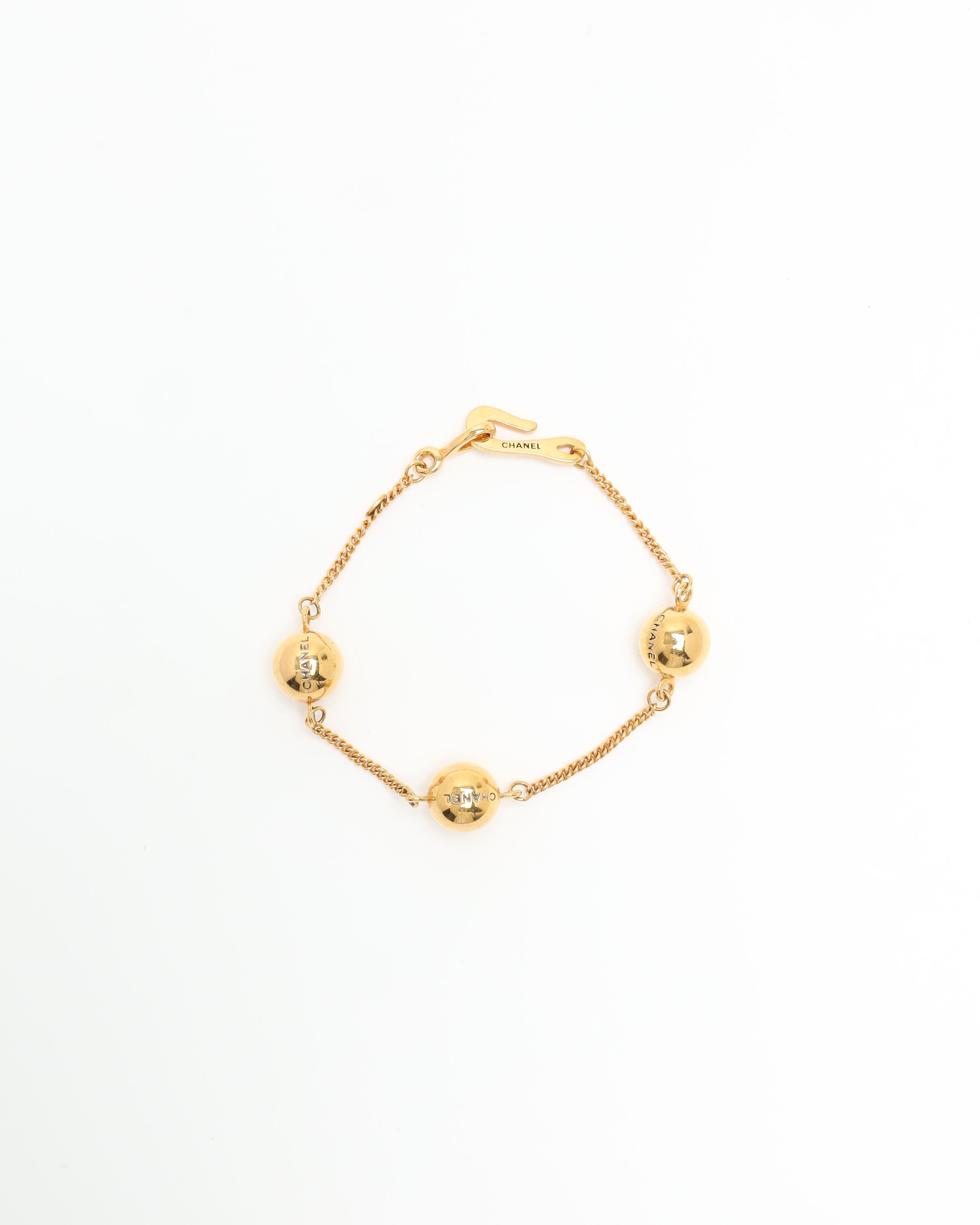 Pre-owned Chanel Logo Boll Bracelet In Gold