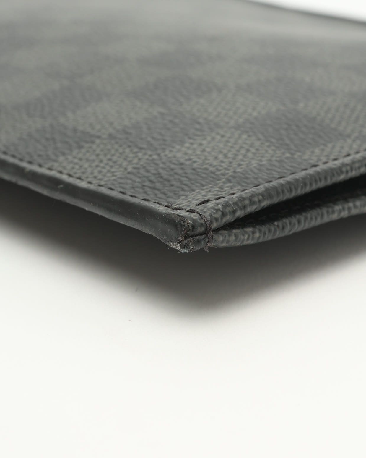 Pre-owned Louis Vuitton Damier Graphite Laptop Case, Size 15-inch In Black