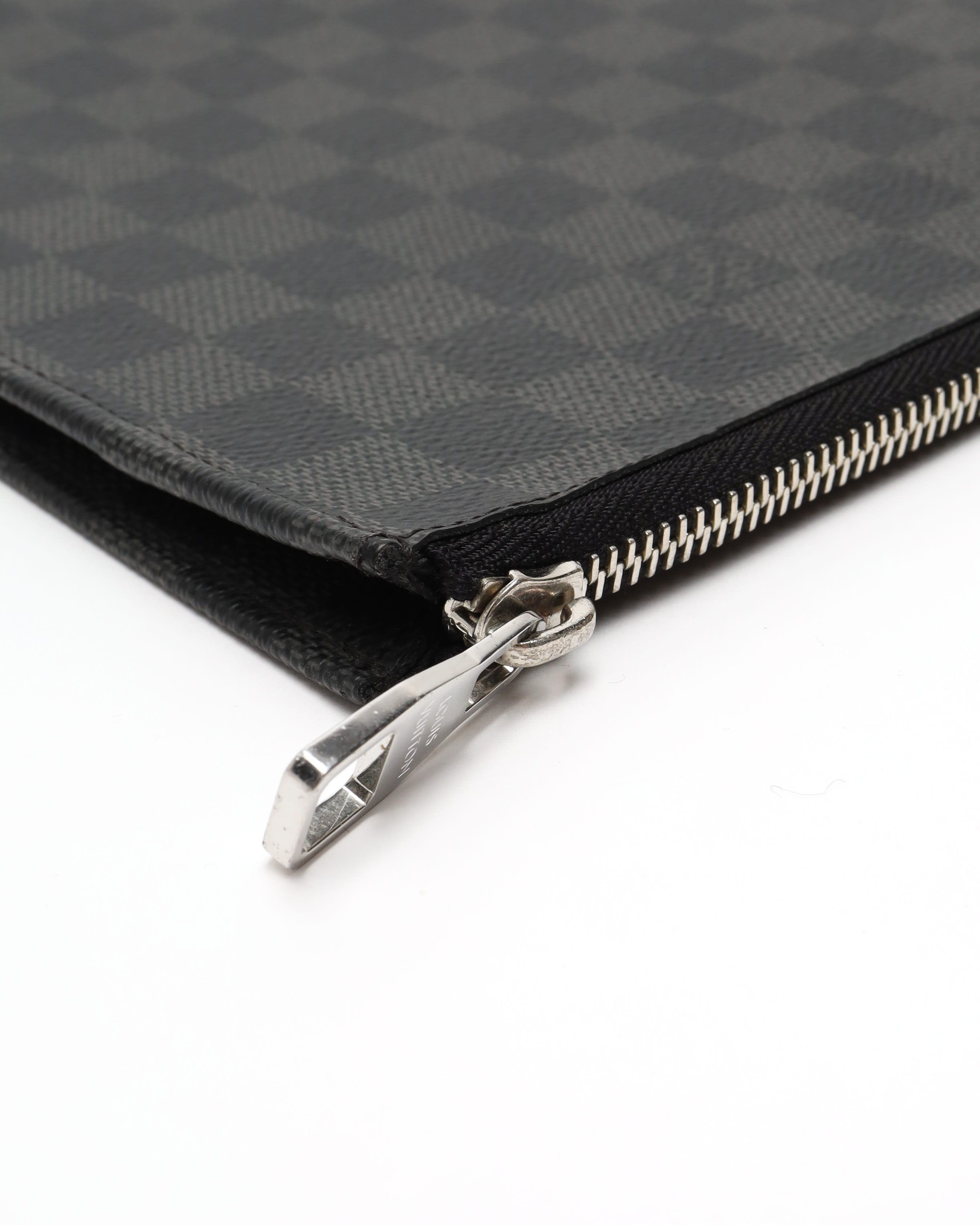 Pre-owned Louis Vuitton Damier Graphite Laptop Case, Size 15-inch In Black