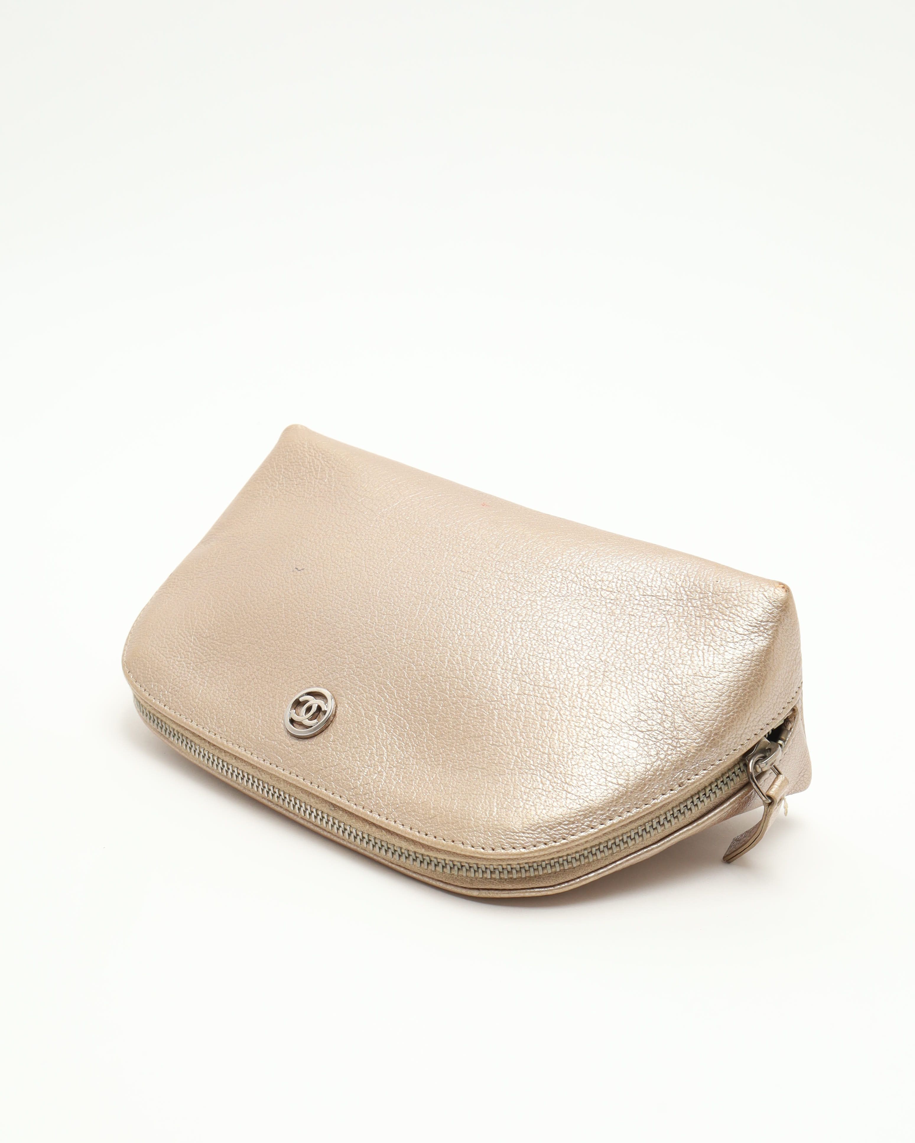 Pre-owned Chanel Coco Mark Cosmetic Pouch In Silver