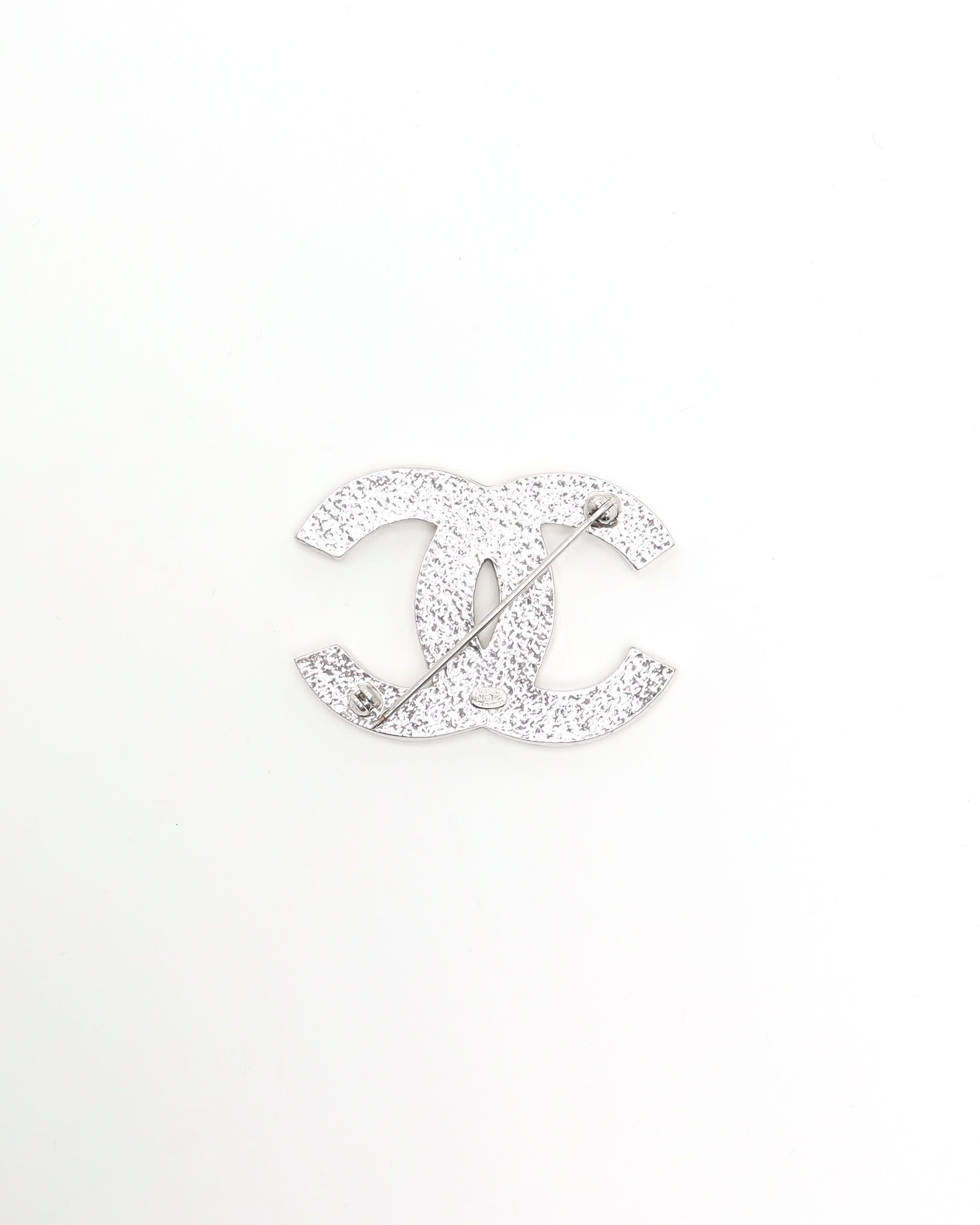 Pre-owned Chanel Coco Mark Rhinestone Brooch In Silver