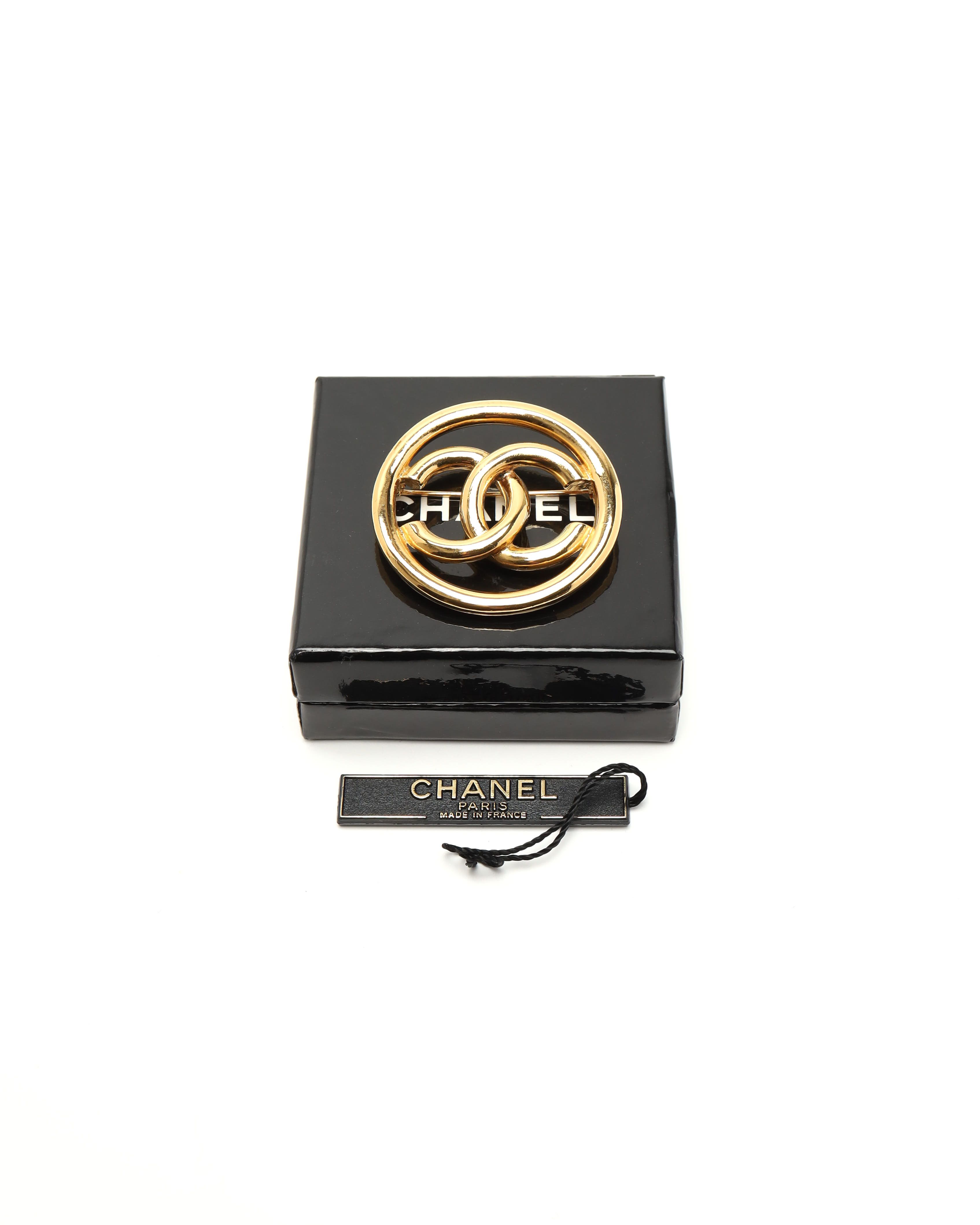 Pre-owned Chanel Cc Brooch In Gold