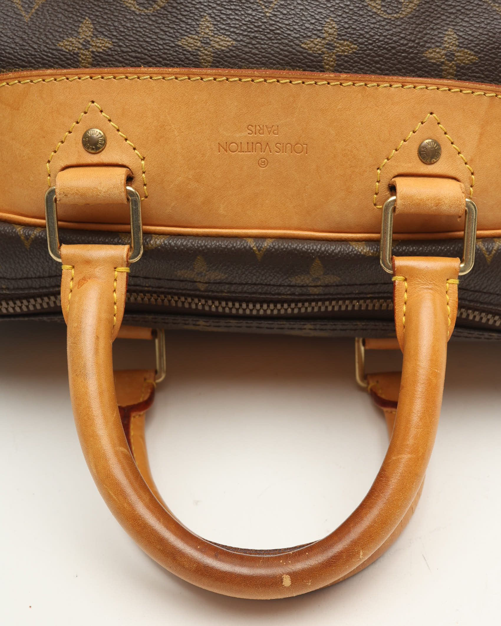 Pre-owned Louis Vuitton Monogram Evasion Bag In Brown