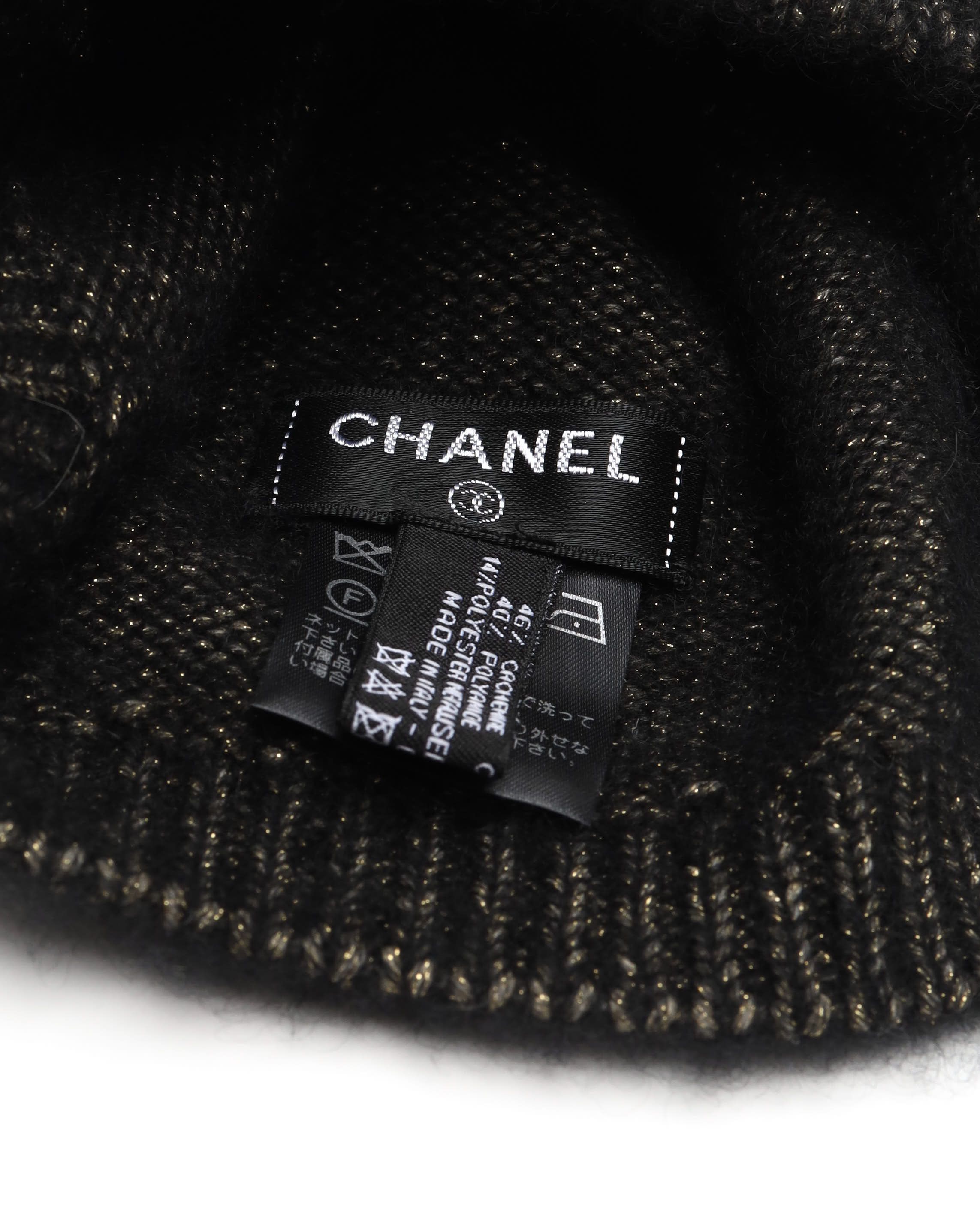 Pre-owned Chanel Cc Cashmere Blend Beanie In Black