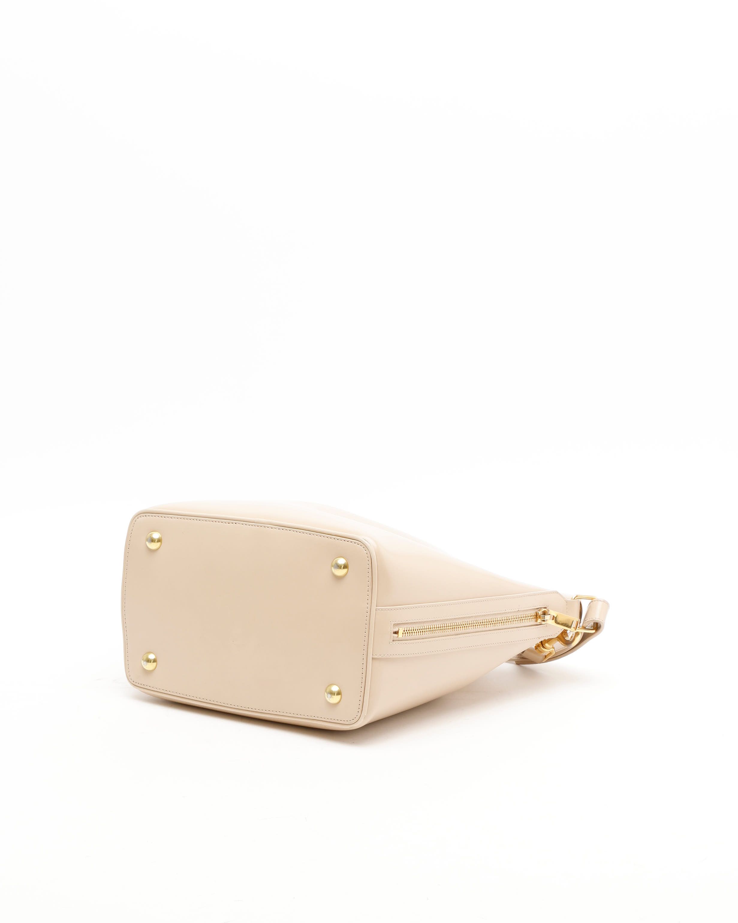 Saint Laurent Emmanuelle Medium Bucket Bag In Sand