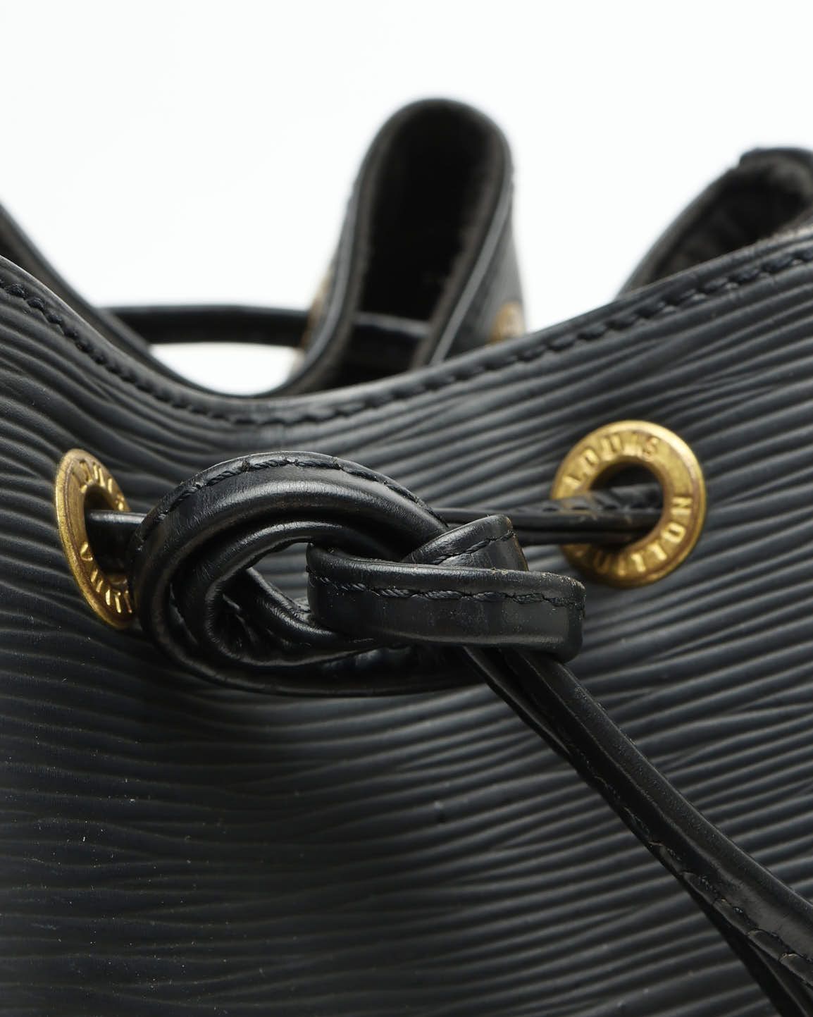 Pre-owned Louis Vuitton Epi Petit Noé Bag In Black