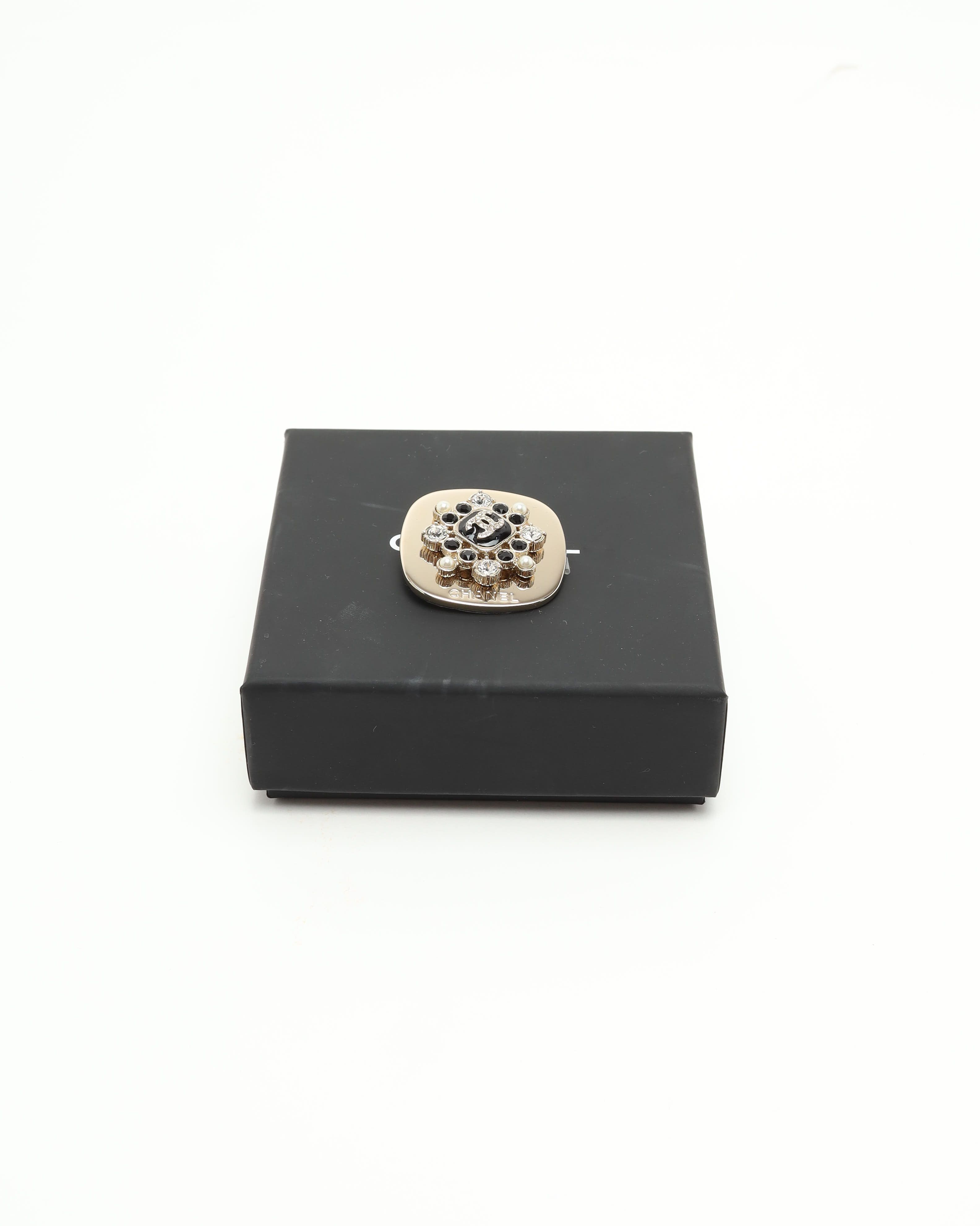Pre-owned Chanel Pearl And Crystal Brooch In Multi