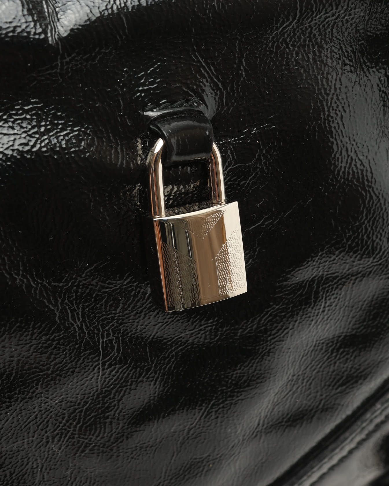 Saint Laurent Y-line Bag In Black