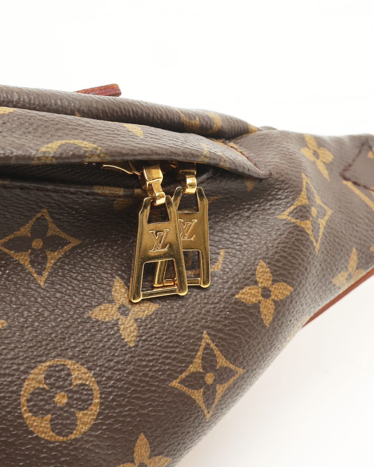 Pre-owned Louis Vuitton Monogram Bumbag In Brown