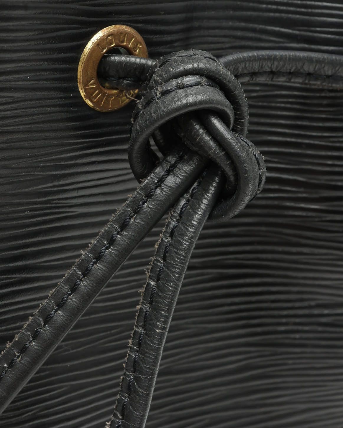 Pre-owned Louis Vuitton Epi Petit Noé Bag In Black