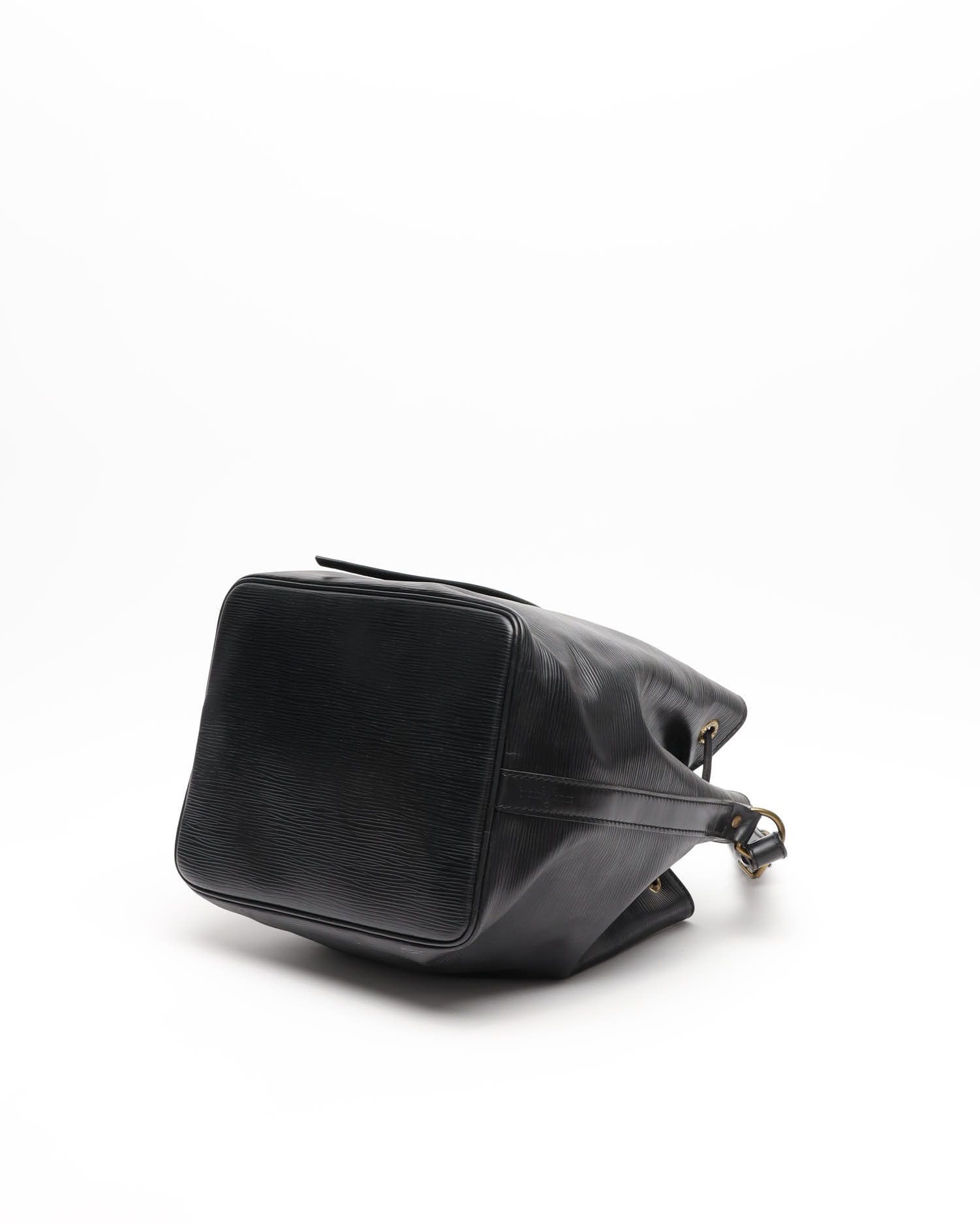 Pre-owned Louis Vuitton Epi Petit Noé Bag In Black
