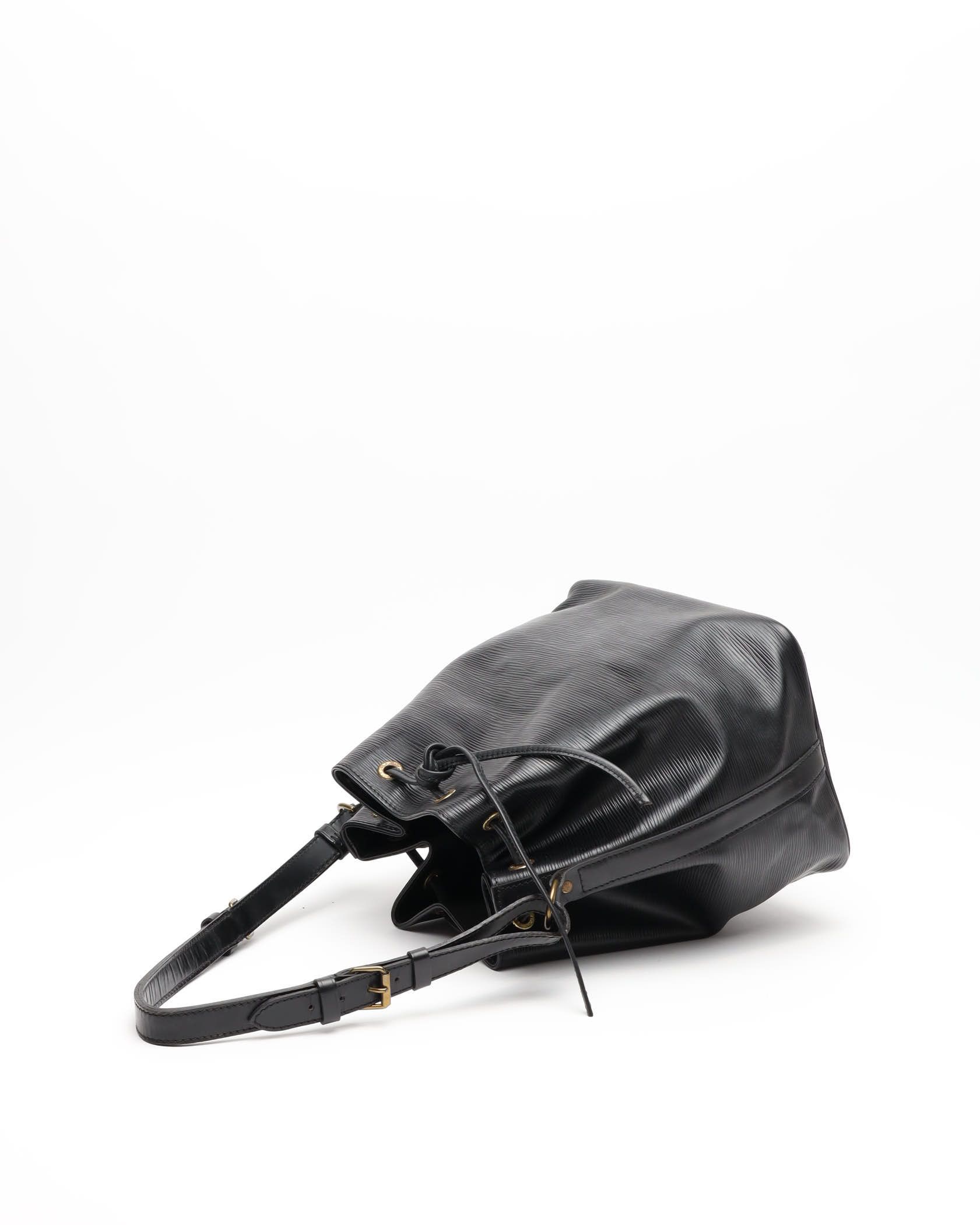 Pre-owned Louis Vuitton Epi Petit Noé Bag In Black