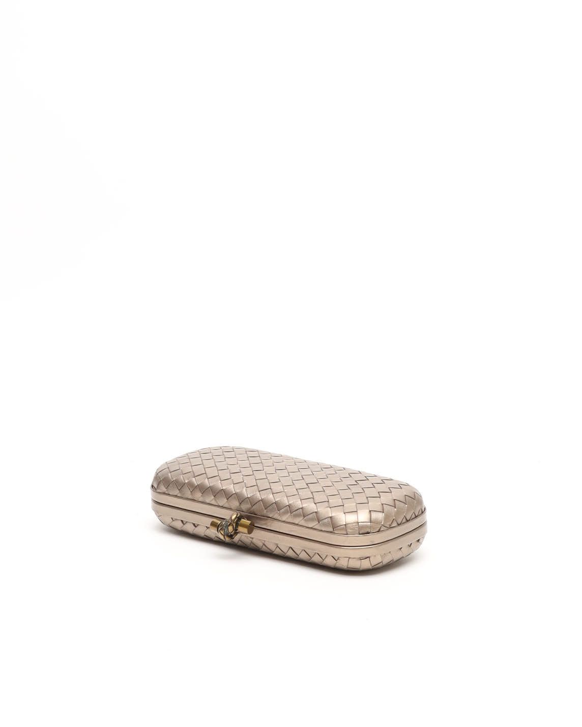 Bottega Veneta Intrecciato Large Knot Clutch Bag In Gold