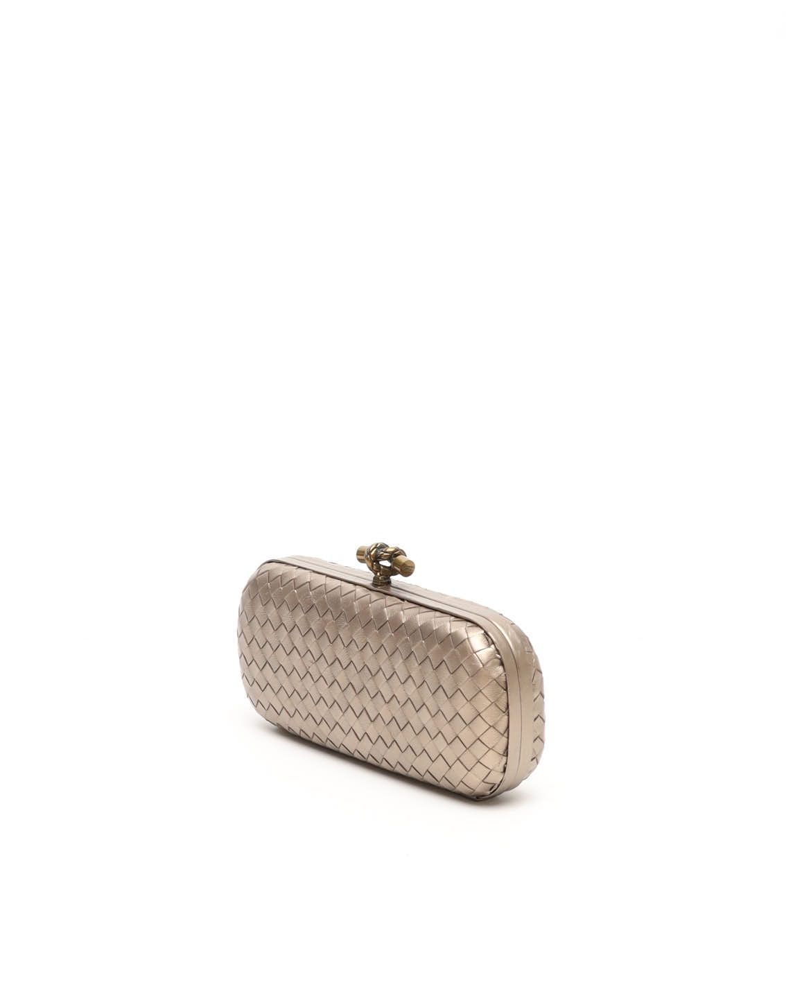 Bottega Veneta Intrecciato Large Knot Clutch Bag In Gold