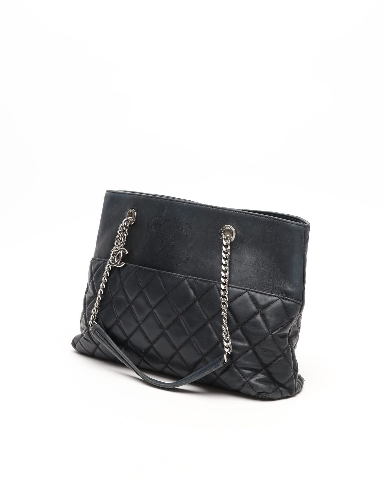 Pre-owned Chanel Cc Urban Delight Tote Bag In Black