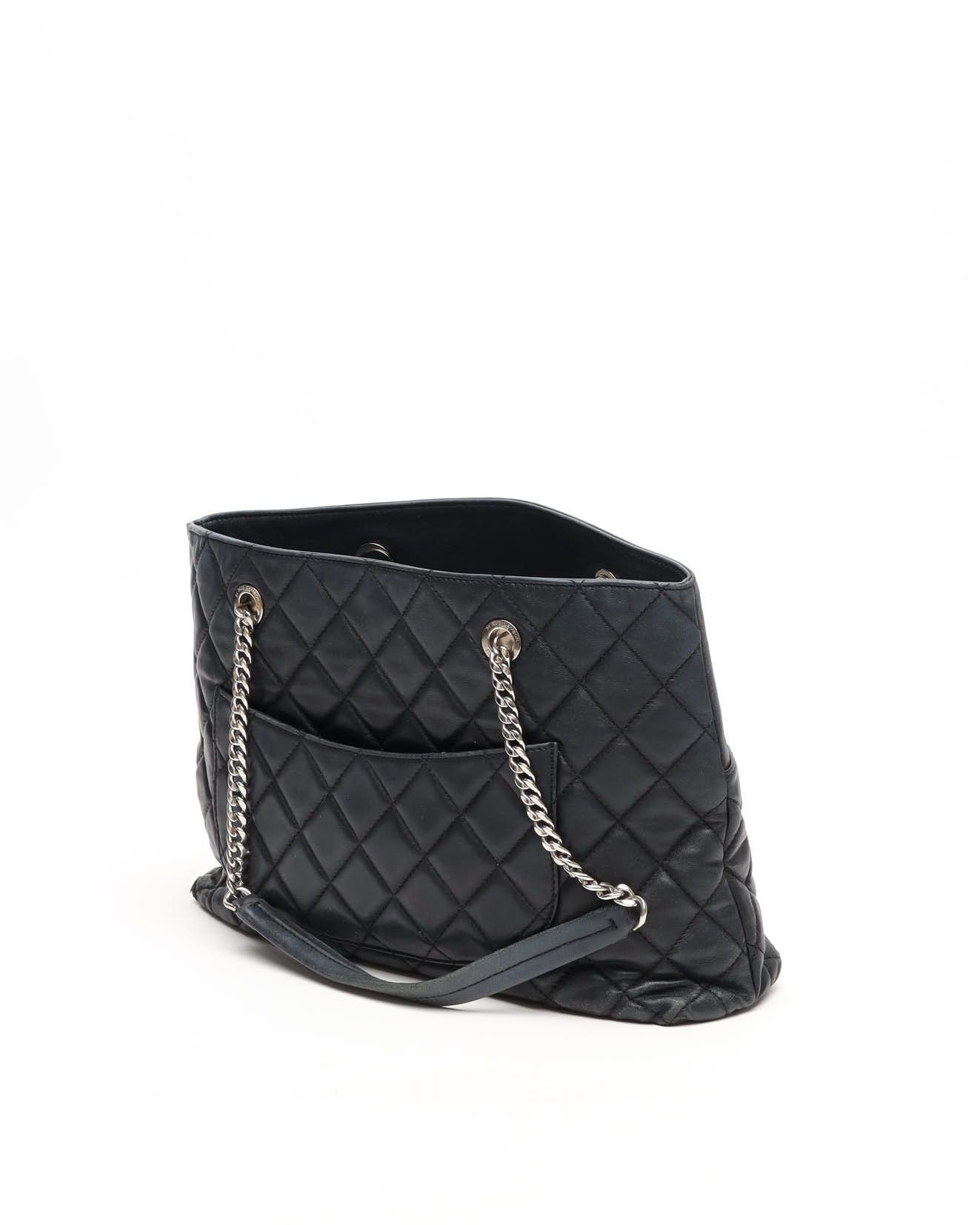 Pre-owned Chanel Cc Urban Delight Tote Bag In Black