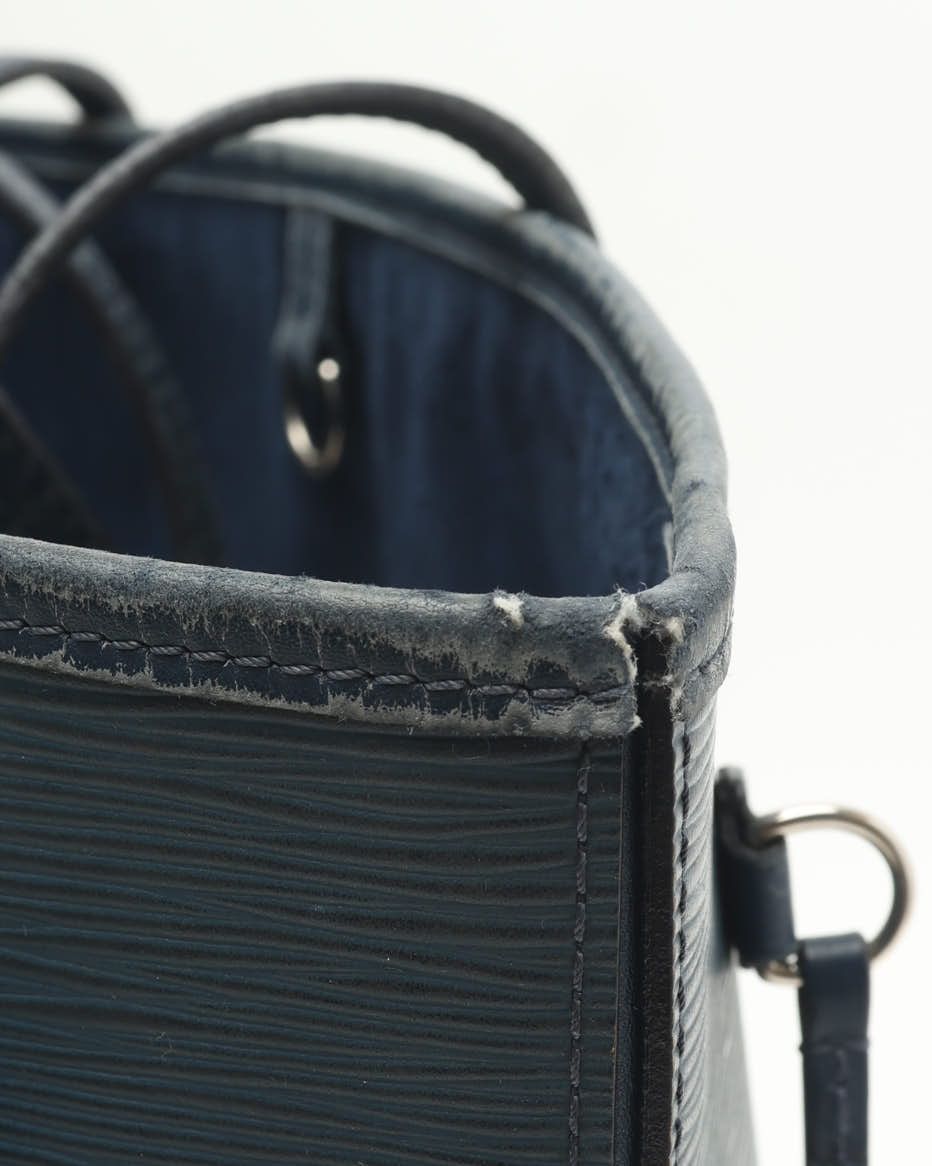 Pre-owned Louis Vuitton Epi Neverfull Mm Tote Bag In Blue