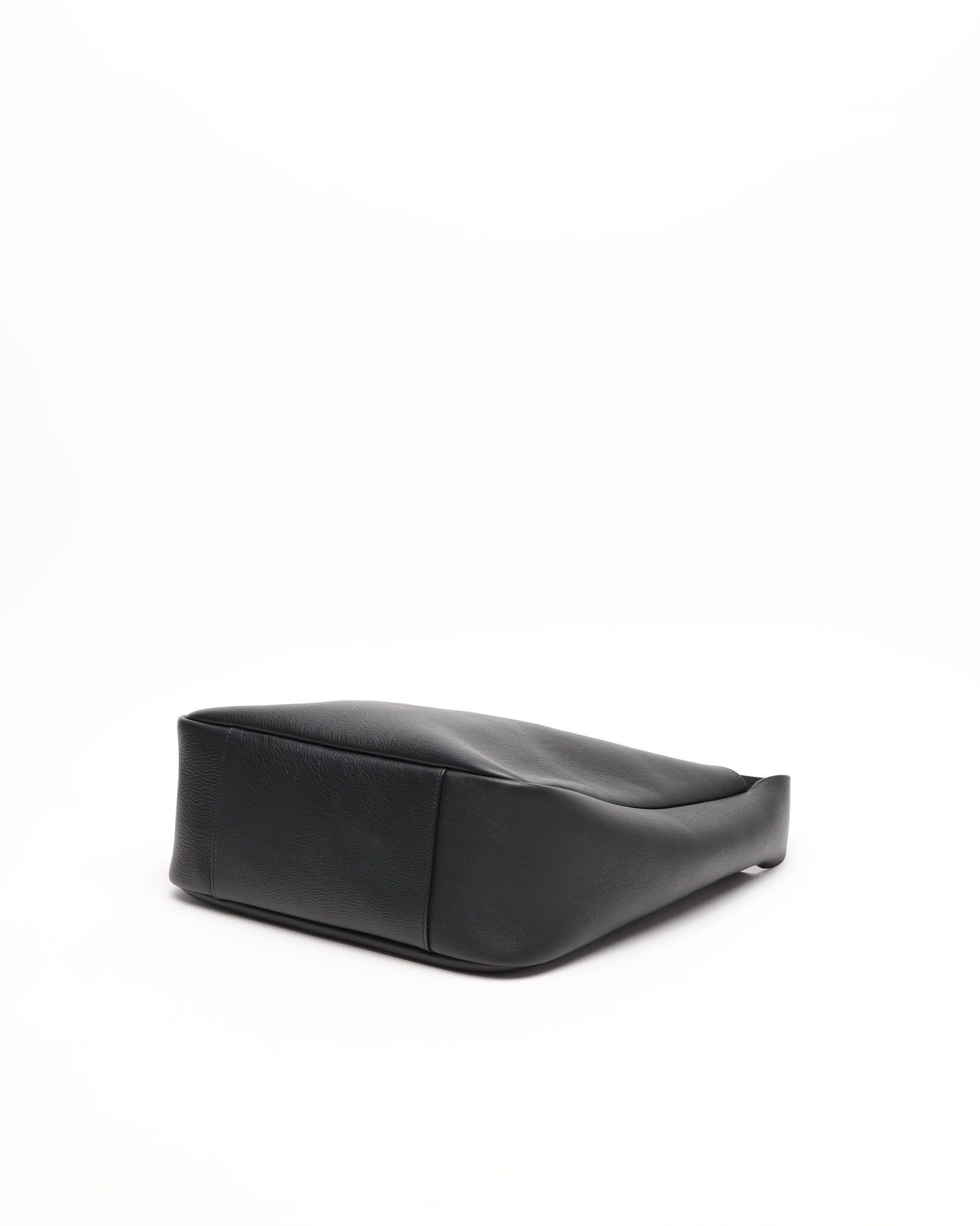 Saint Laurent Large Le 5 Á 7 Hobo Bag In Black