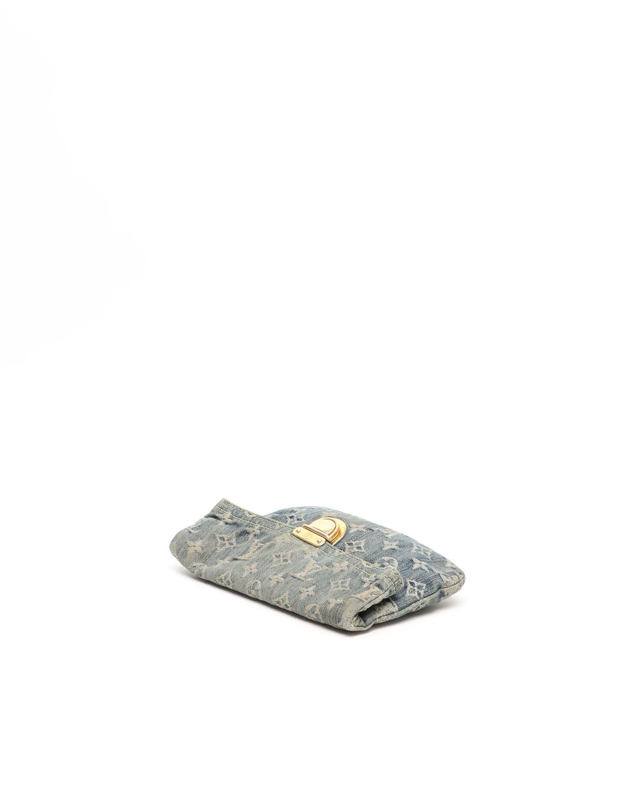 Pre-owned Louis Vuitton Monogram Denim Pratt Clutch In Blue