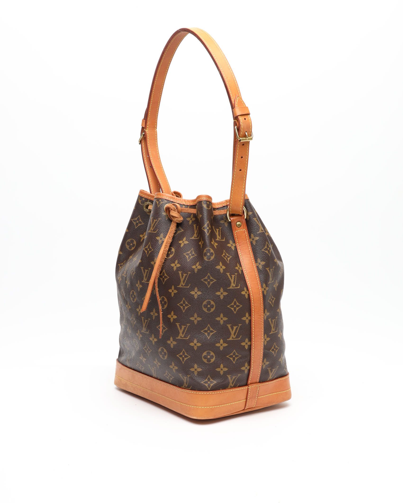 Pre-owned Louis Vuitton Monogram Noé Gm Bag In Brown