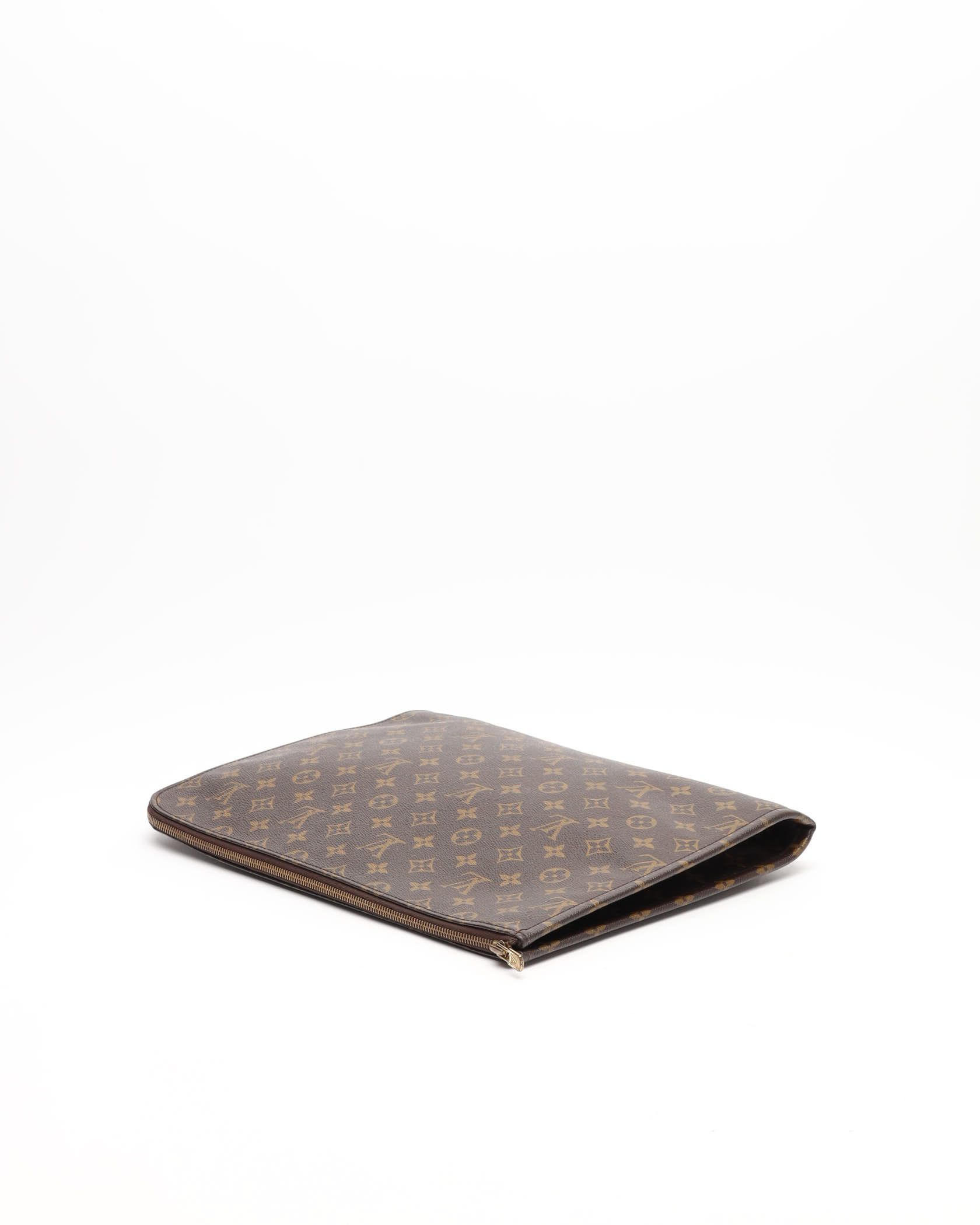 Pre-owned Louis Vuitton Monogram Laptop Case, Size 17-inch In Brown
