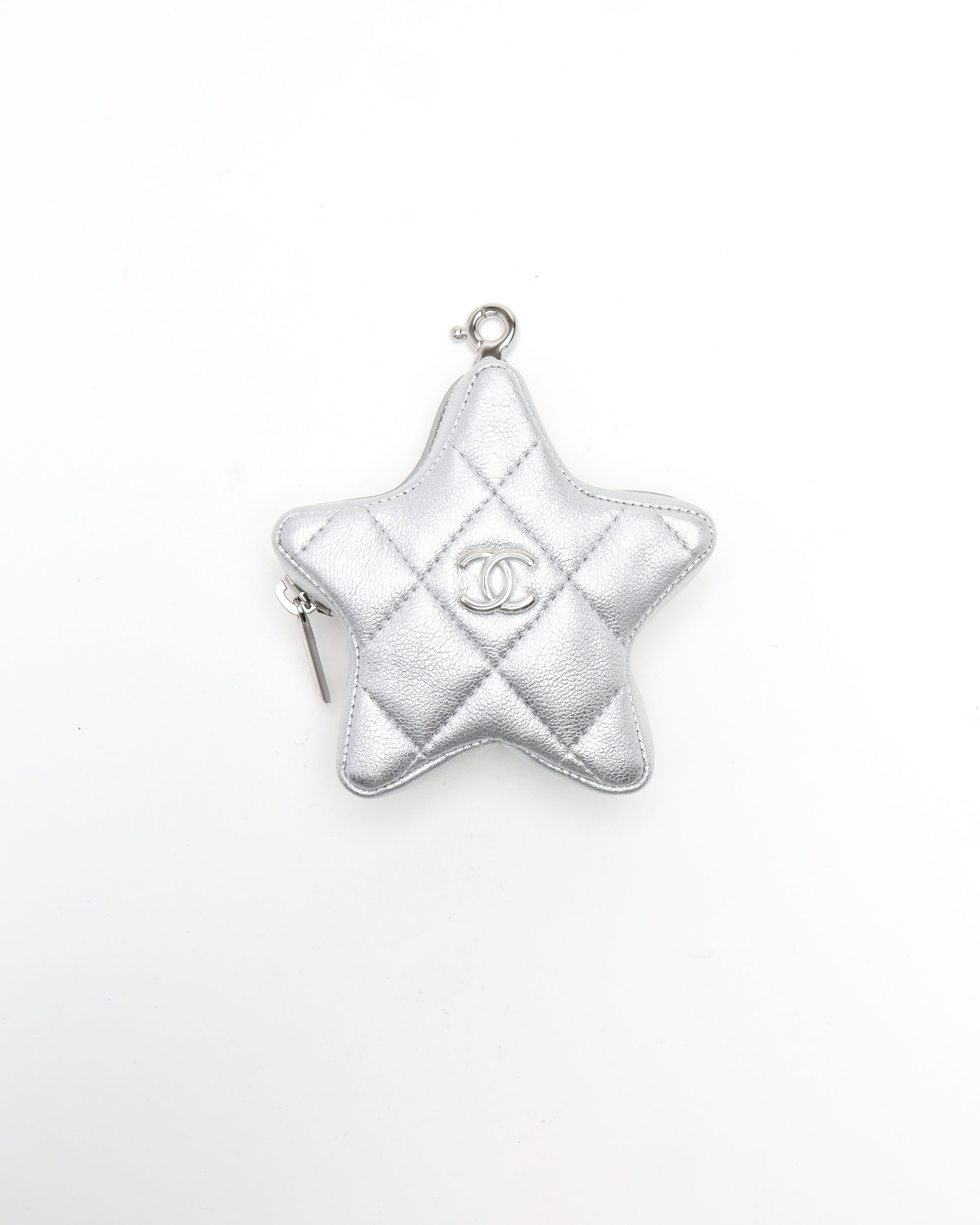 Pre-owned Chanel Star Coin Purse In Silver