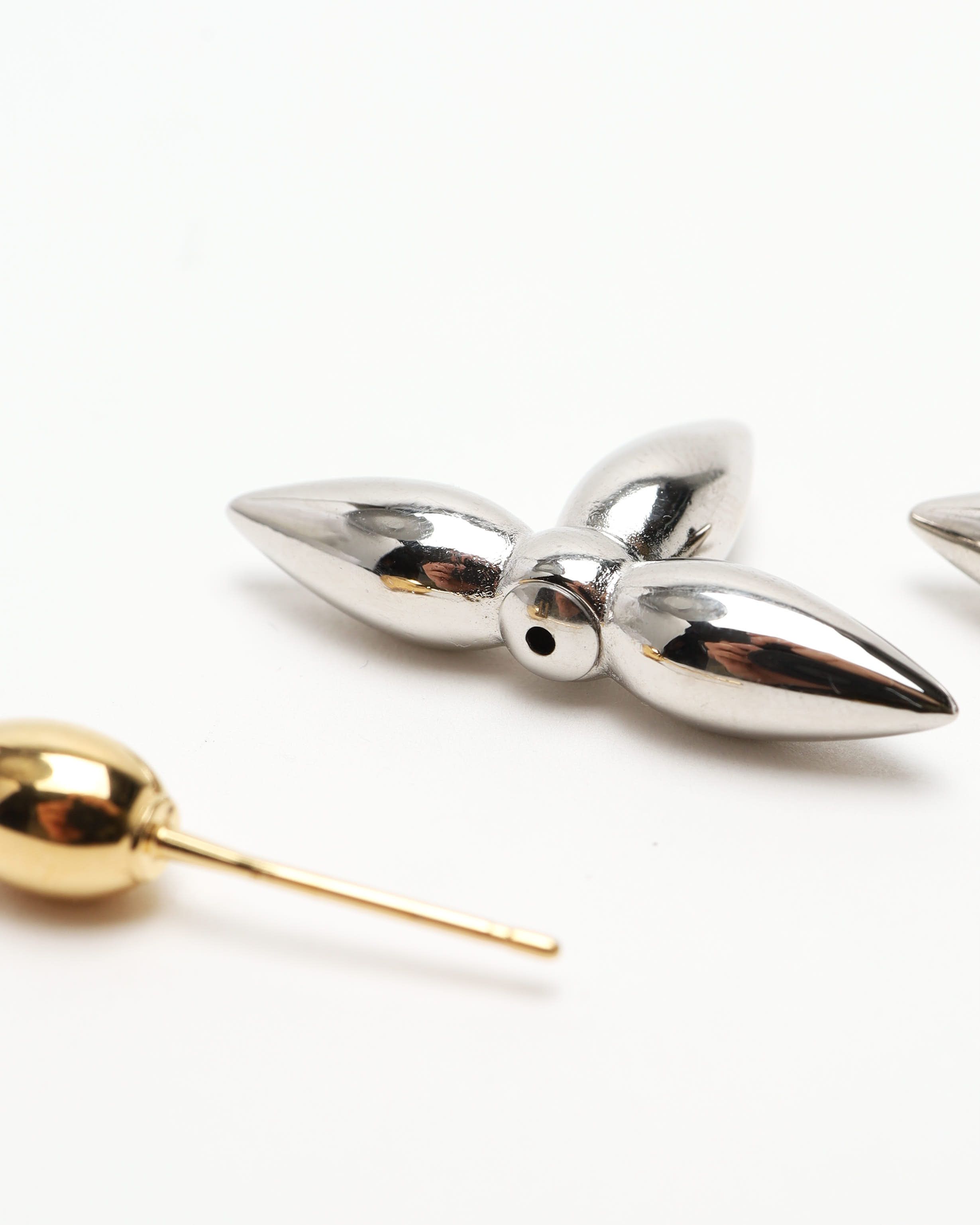 Pre-owned Louis Vuitton Louisette Earrings In Multi