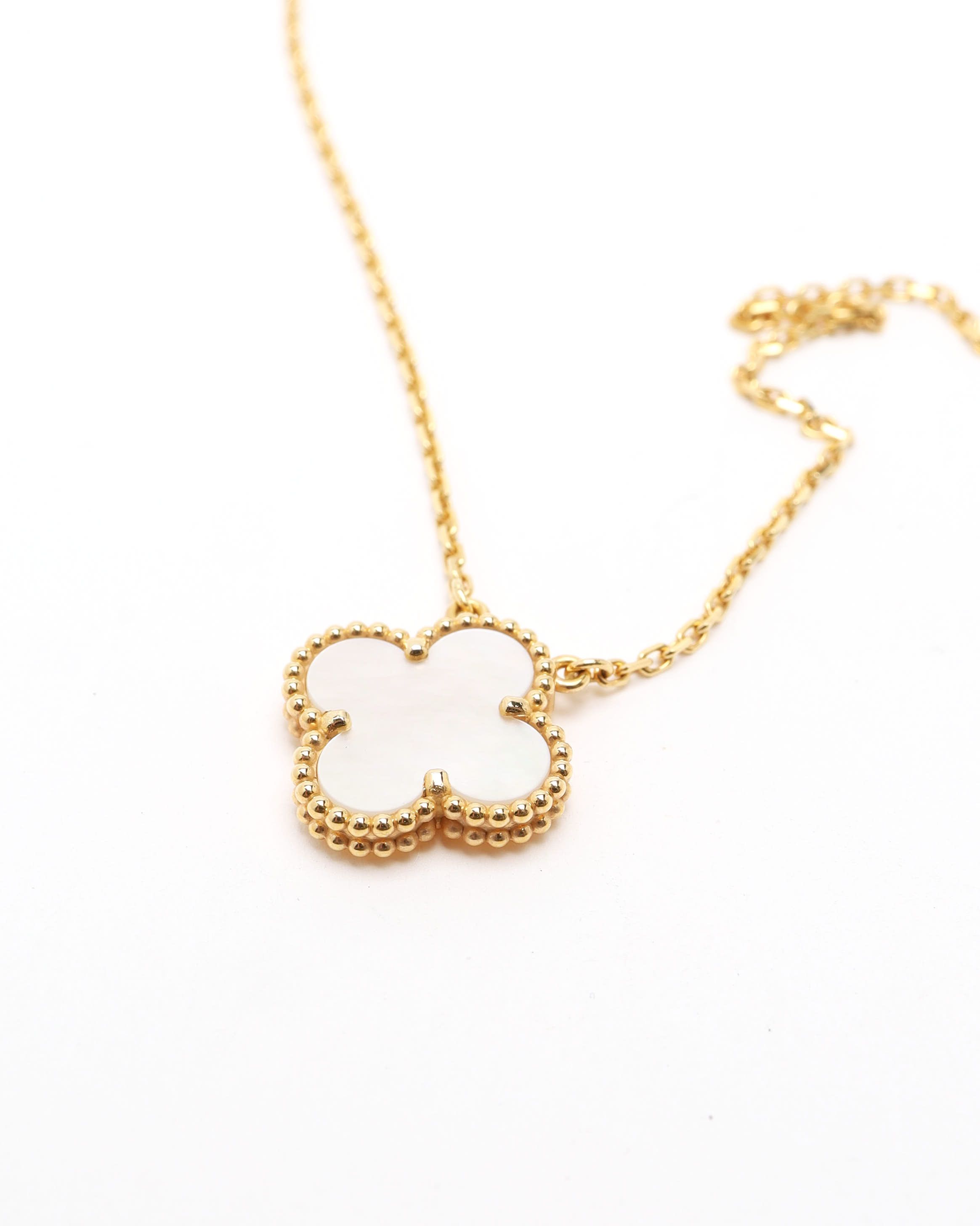 Van Cleef & Arpels Vintage Alhambra Mother-of-pearl Pendant 18kt Yellow Gold In Gold