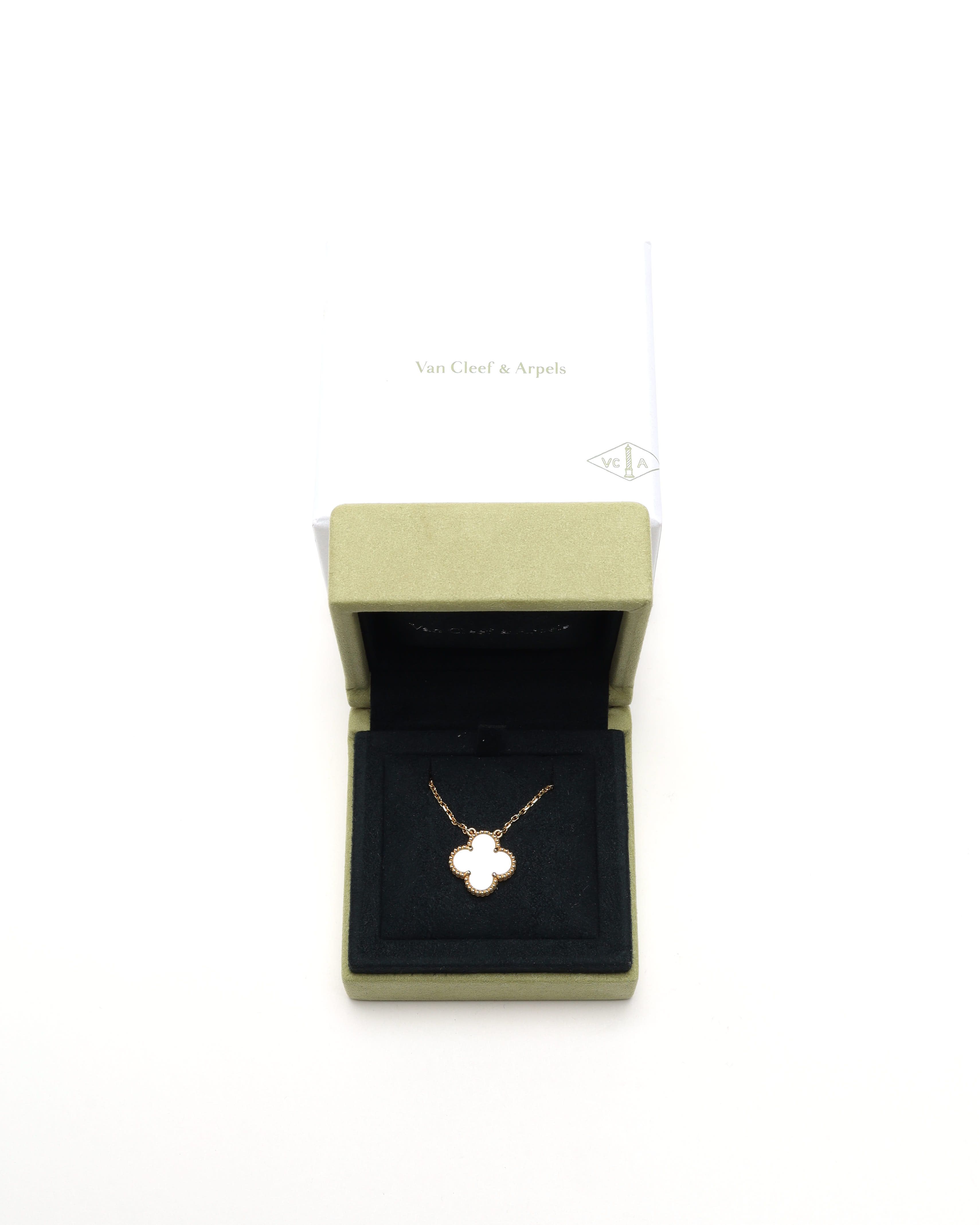 Van Cleef & Arpels Vintage Alhambra Mother-of-pearl Pendant 18kt Yellow Gold In Gold