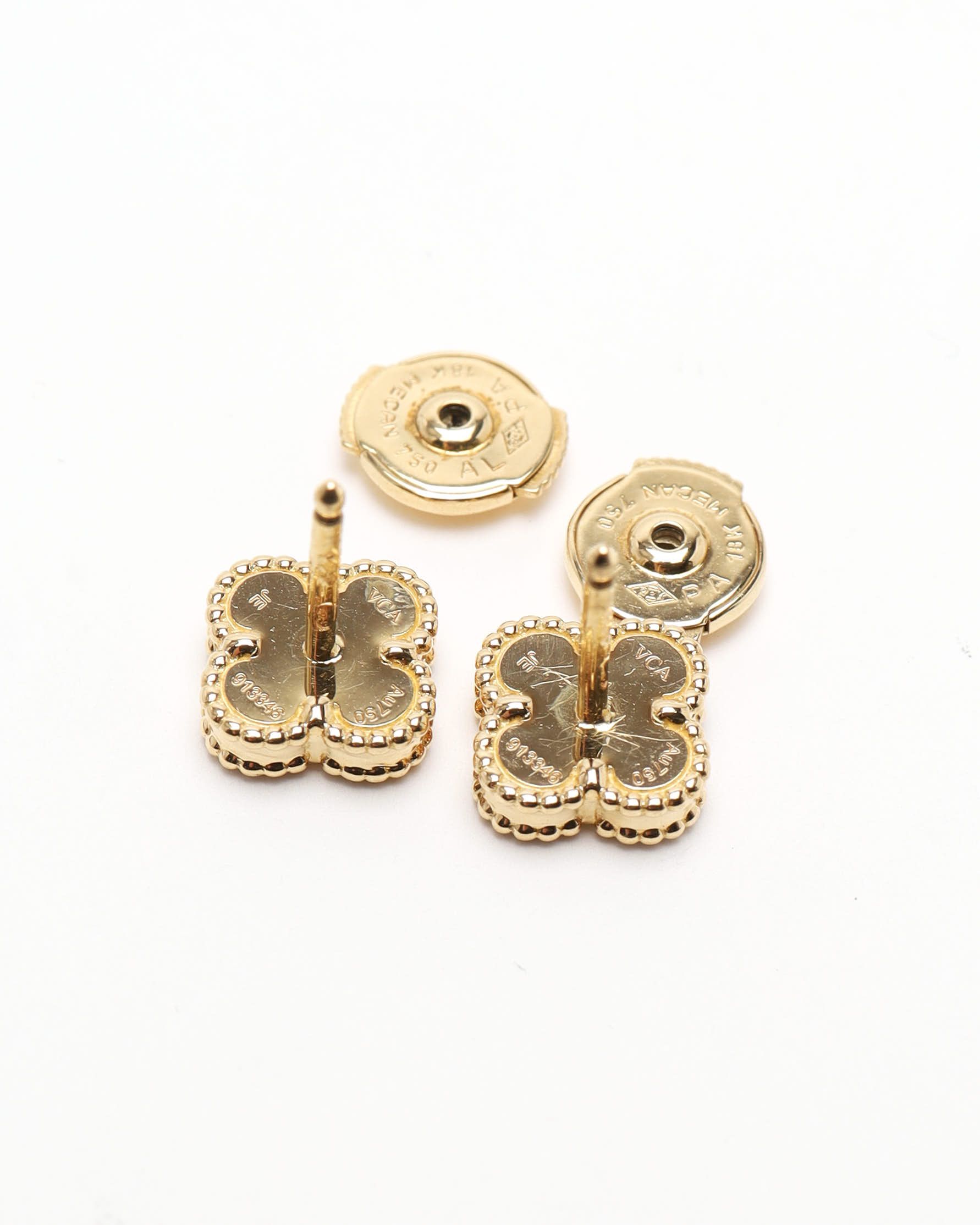 Van Cleef & Arpels Sweet Alhambra Onyx Earrings 18kt Yellow Gold In Black