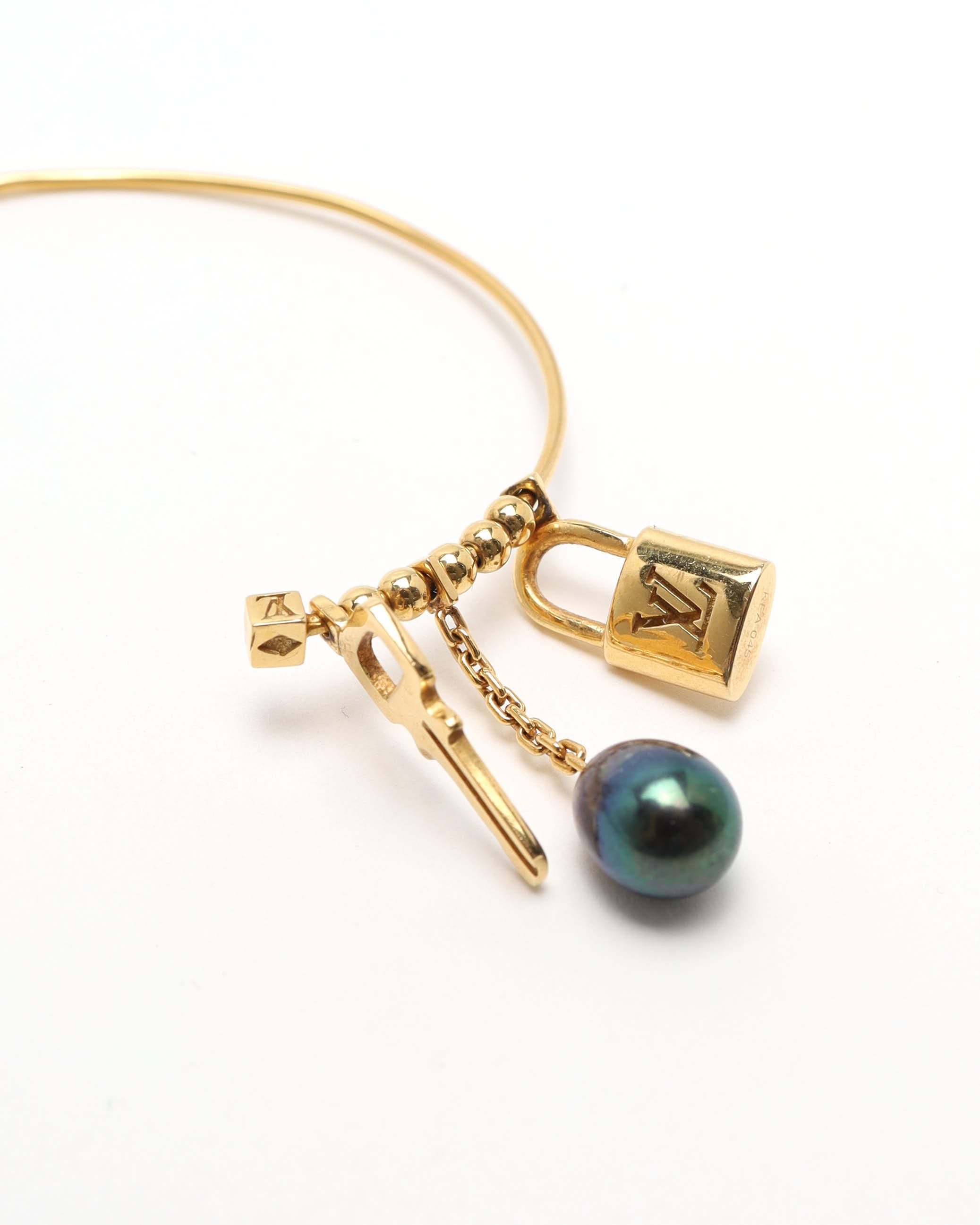 Pre-owned Louis Vuitton Monogram Hoop Earrings In Yellow Gold And Pearls