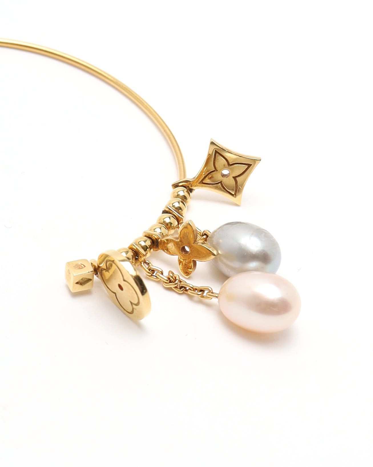 Pre-owned Louis Vuitton Monogram Hoop Earrings In Yellow Gold And Pearls