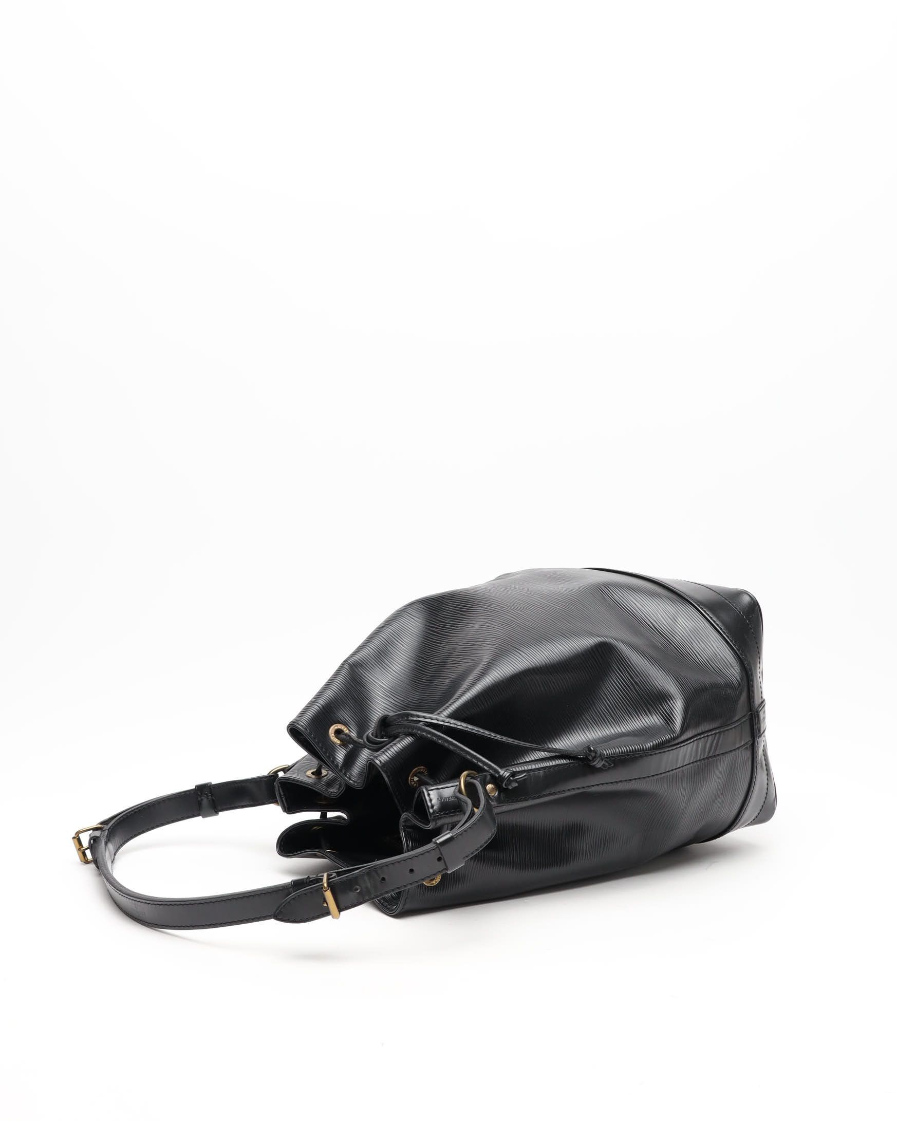 Pre-owned Louis Vuitton Epi Noé Gm Bag In Black