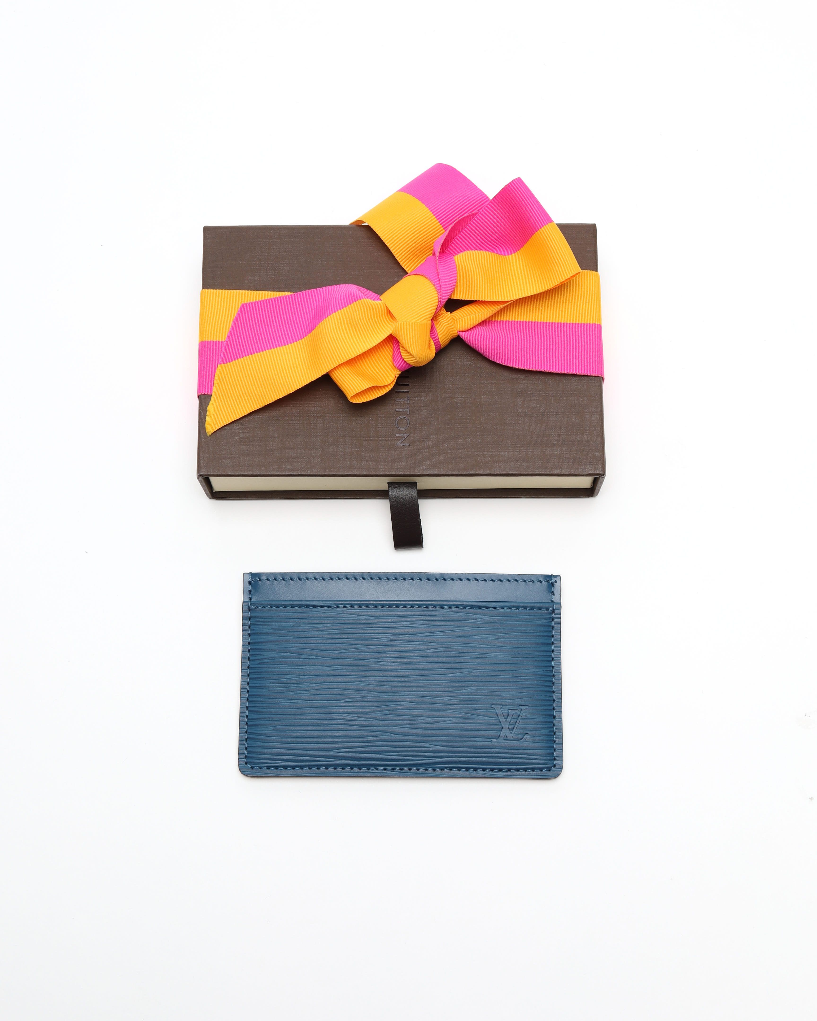 Pre-owned Louis Vuitton Epi Card Holder In Blue