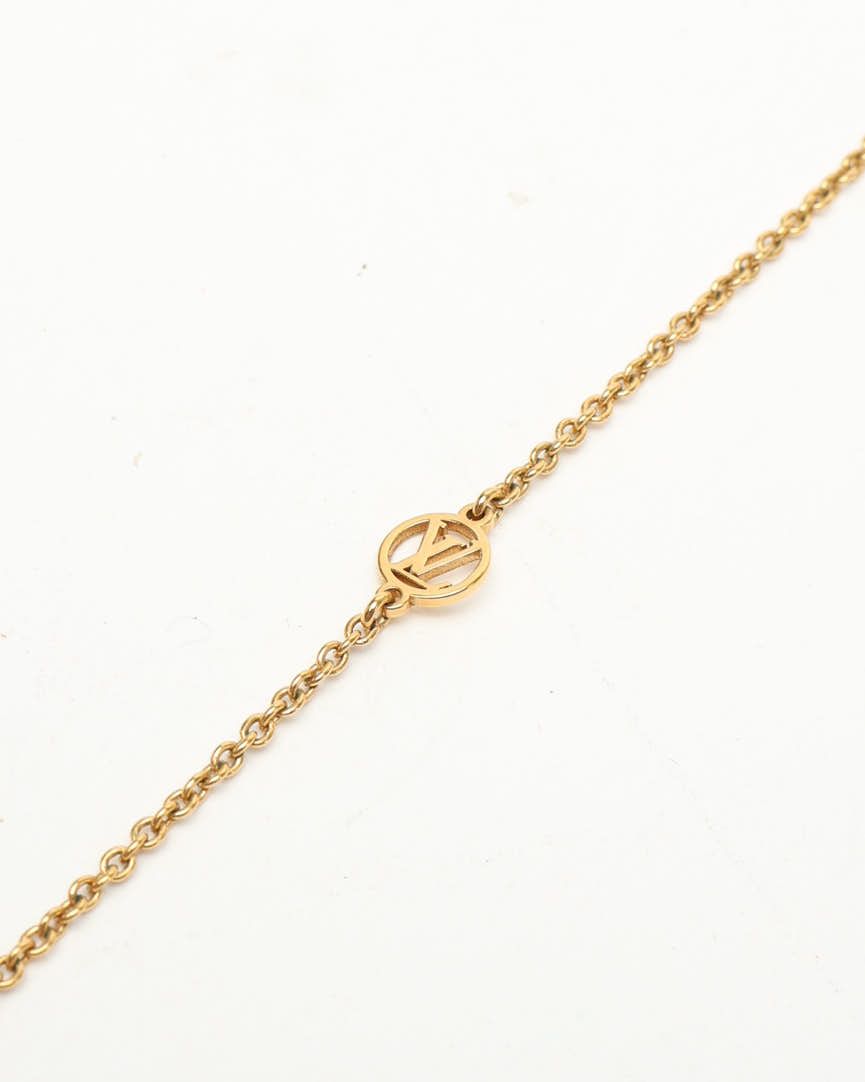 Pre-owned Louis Vuitton Essential V Necklace In Gold