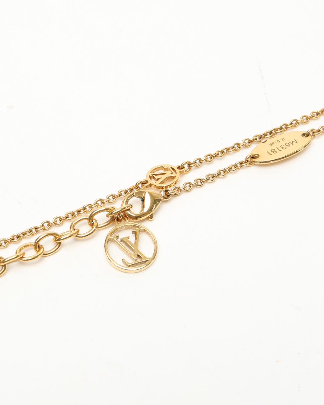 Pre-owned Louis Vuitton Essential V Necklace In Gold
