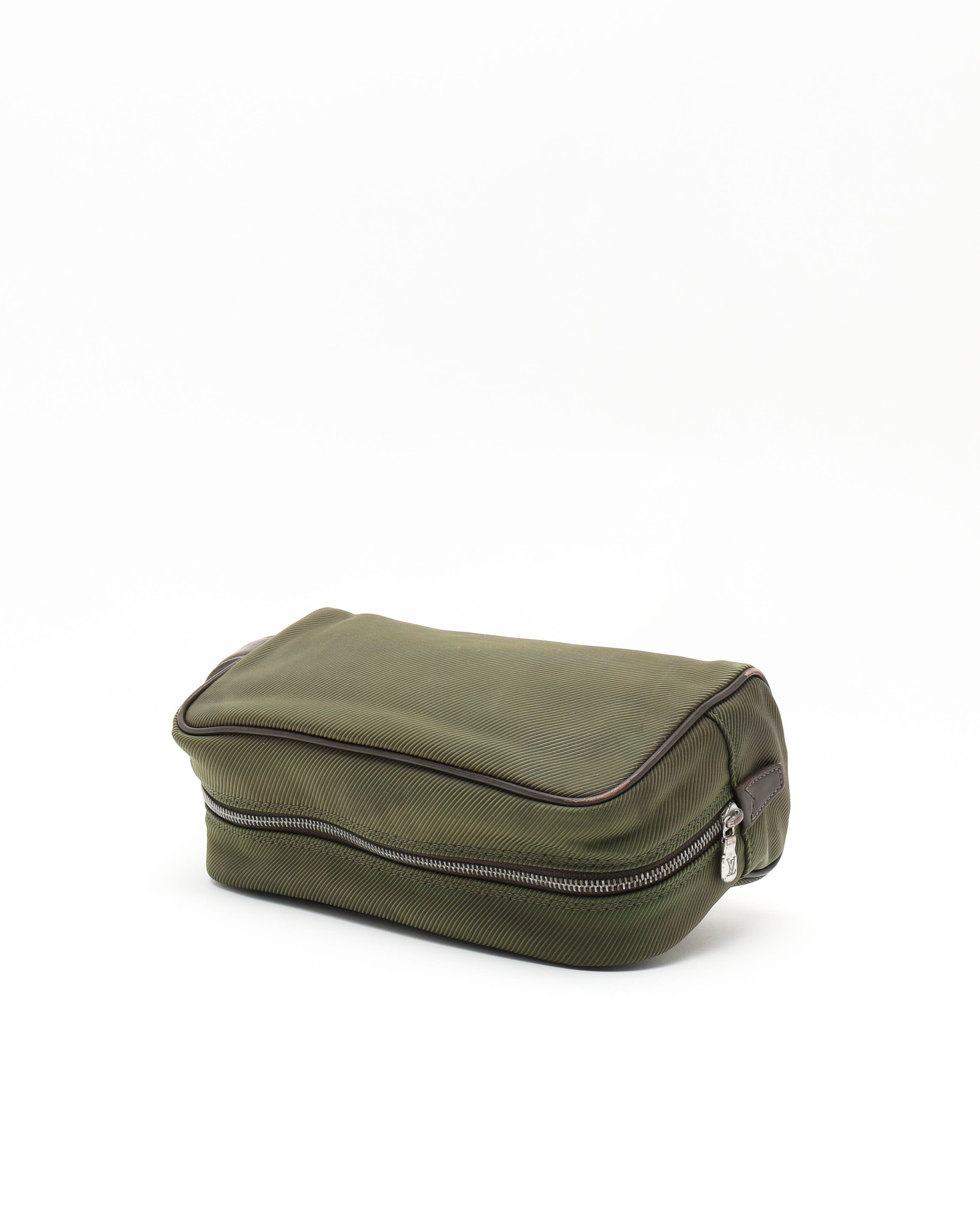 Pre-owned Louis Vuitton Toilet Pouch In Green